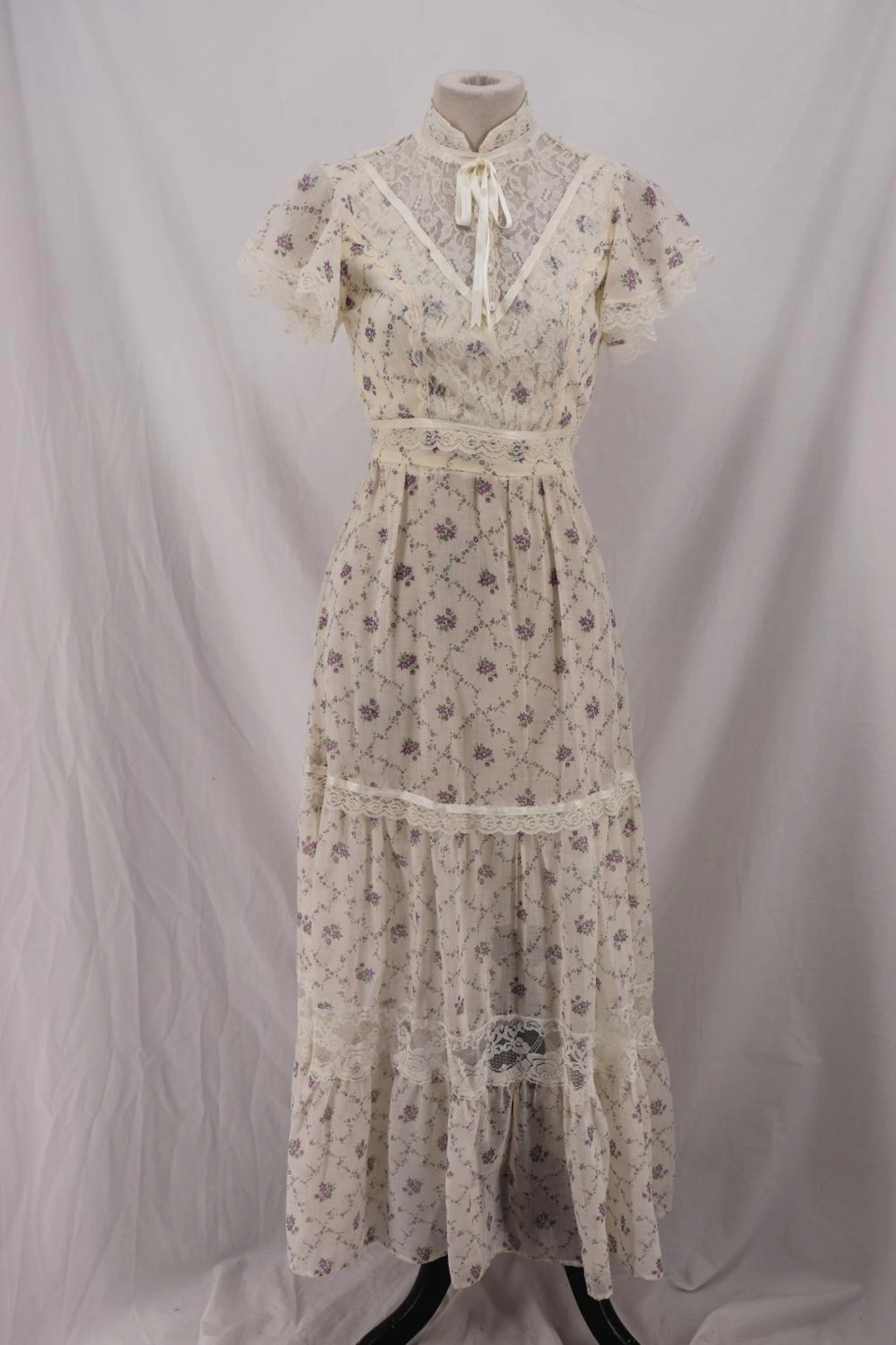 Vintage 1970's Gunne Sax Style Maxi Dress