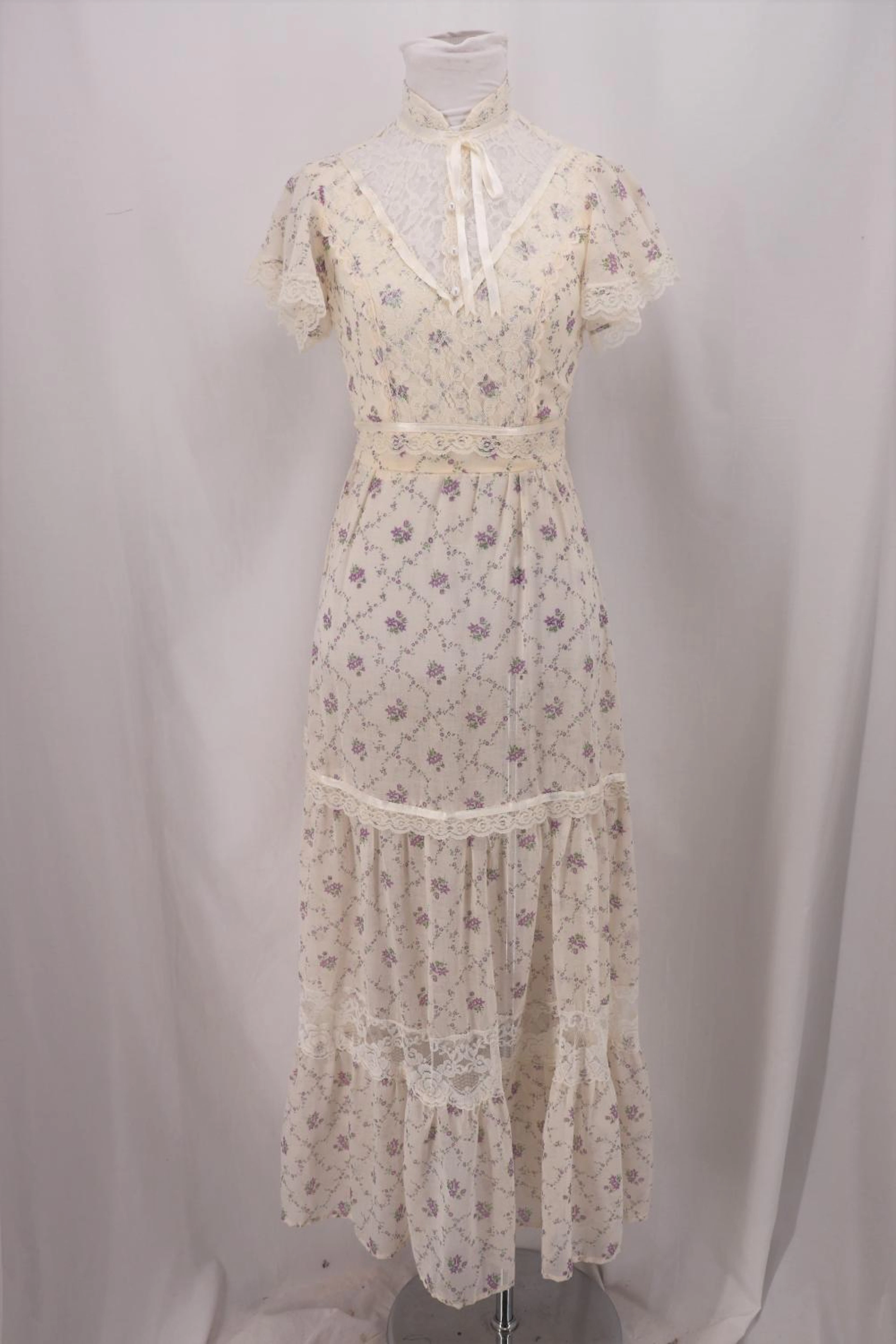 Vintage 1970's Gunne Sax Style Maxi Dress