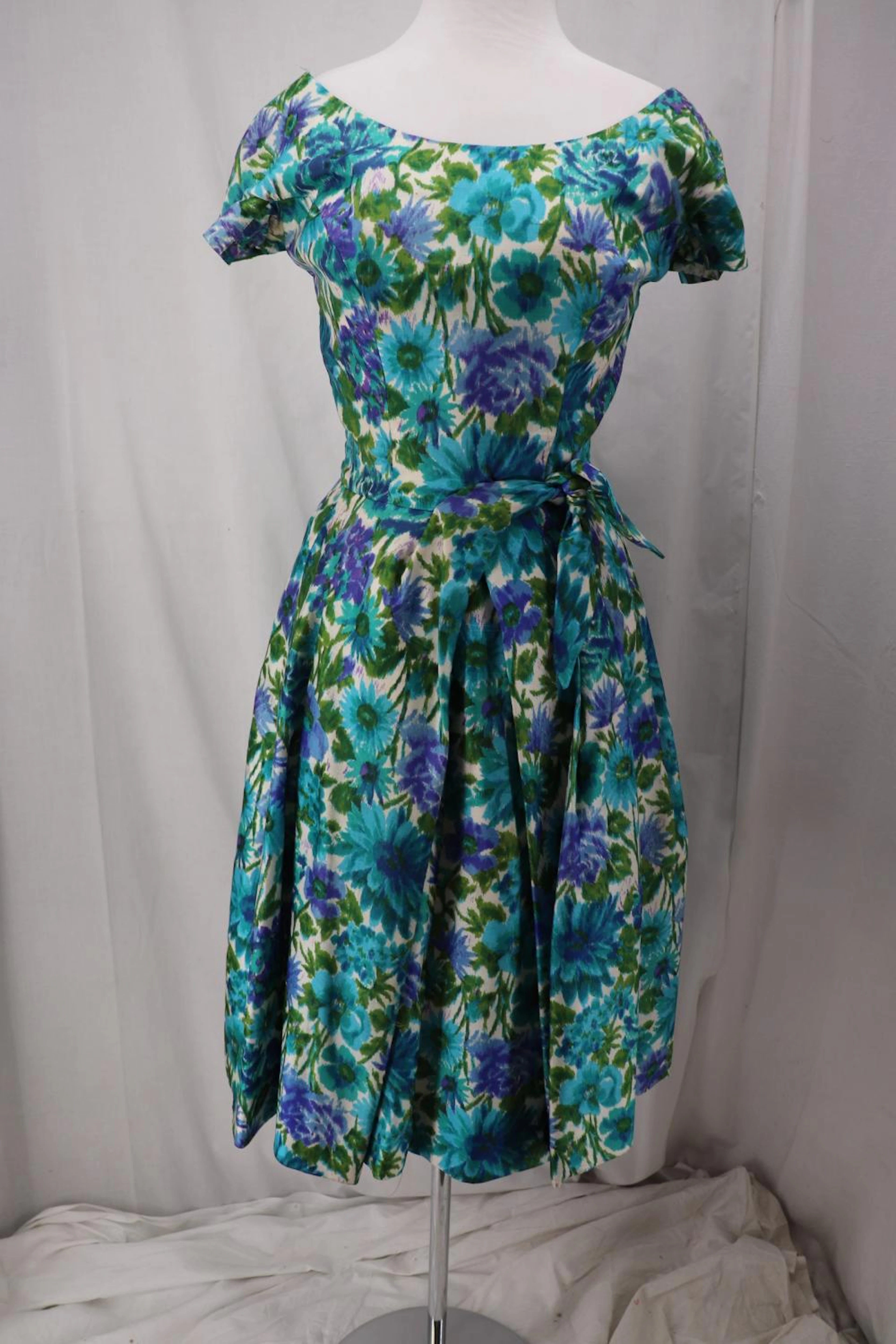 Vintage 1950's Suzy Perette Silk Floral Cocktail Dress