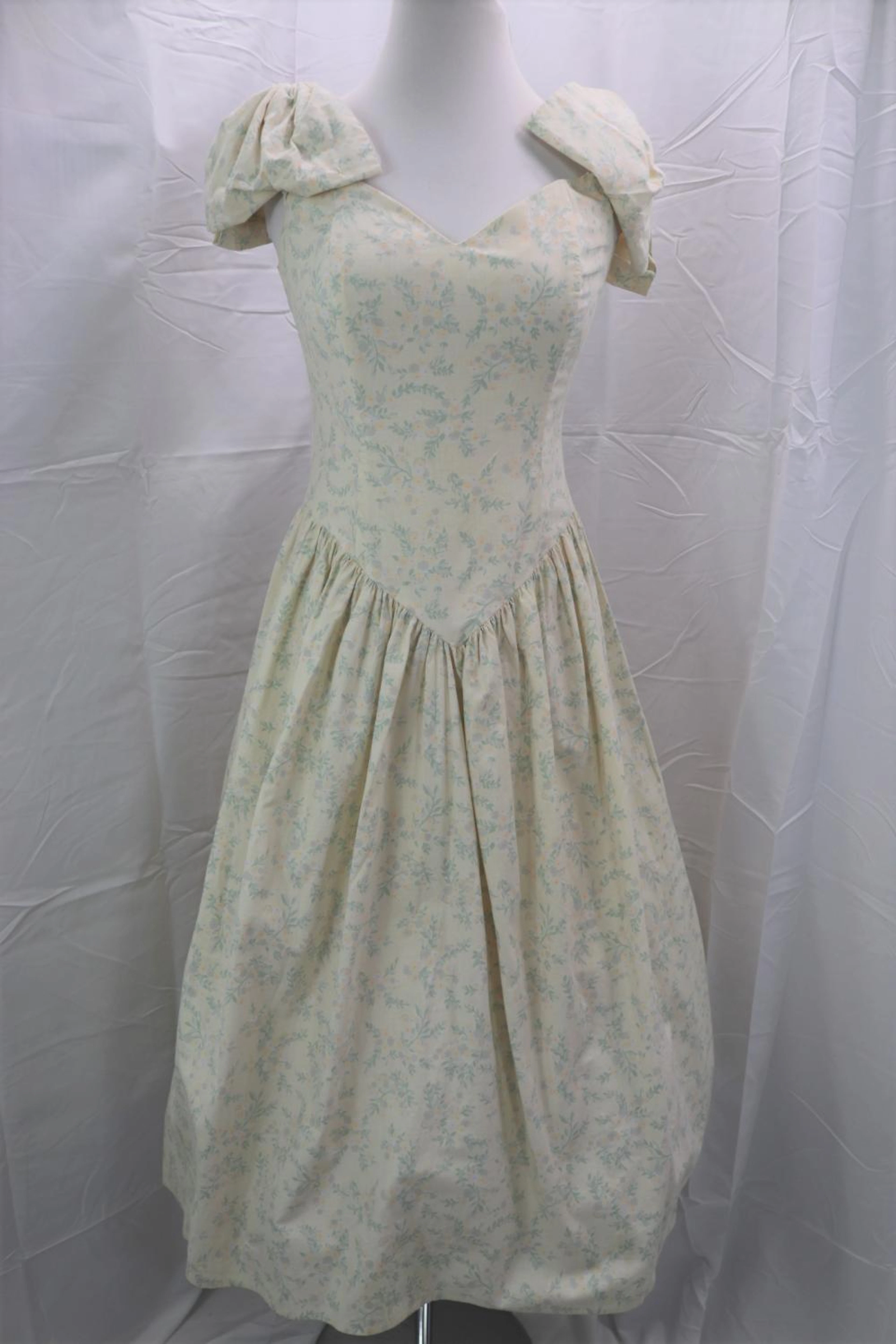 Vintage 1990's Jessica McClintock Gunne Sax Floral Dress