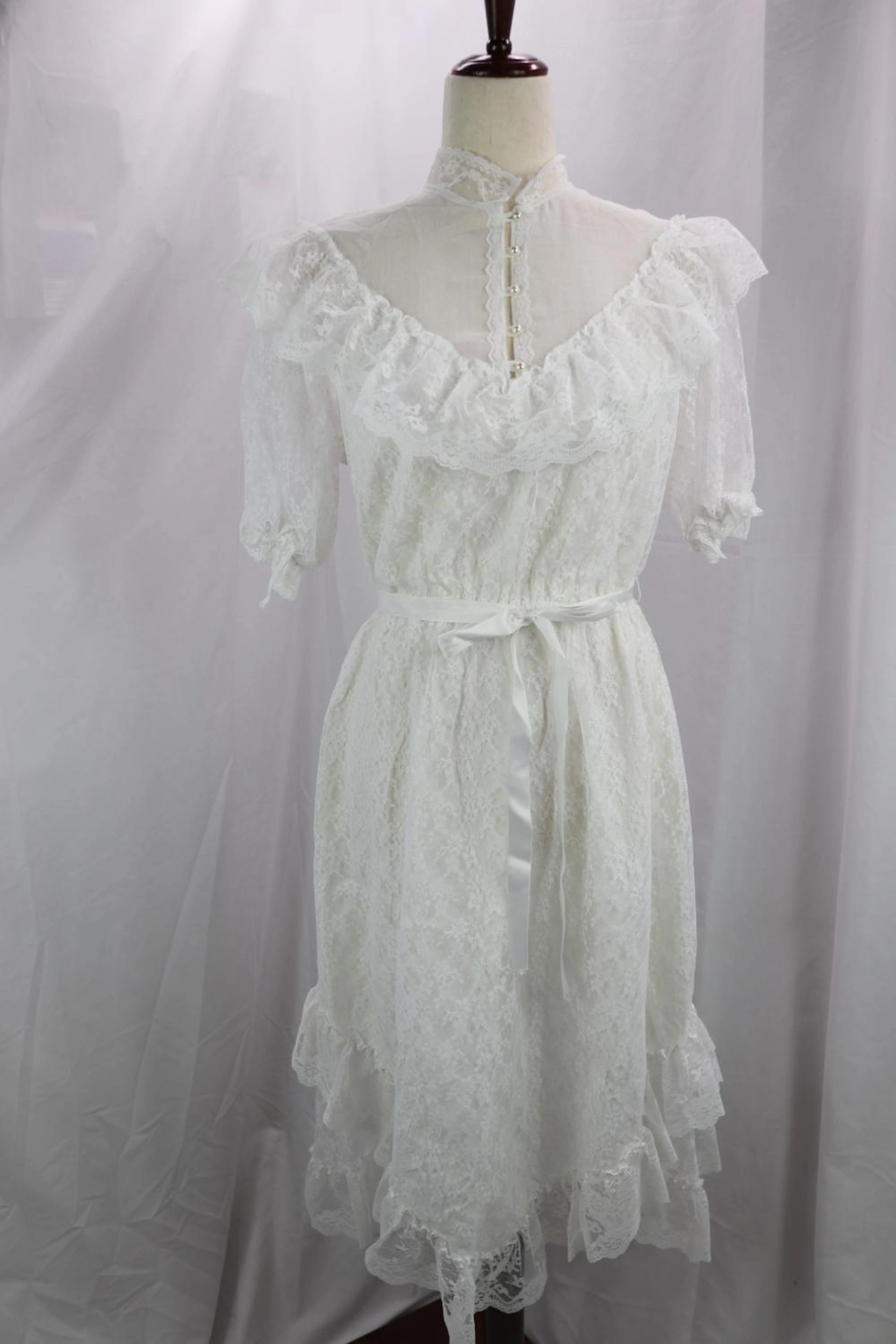 Vintage 1970's Whiten Lace Dress Gunne Sax Style