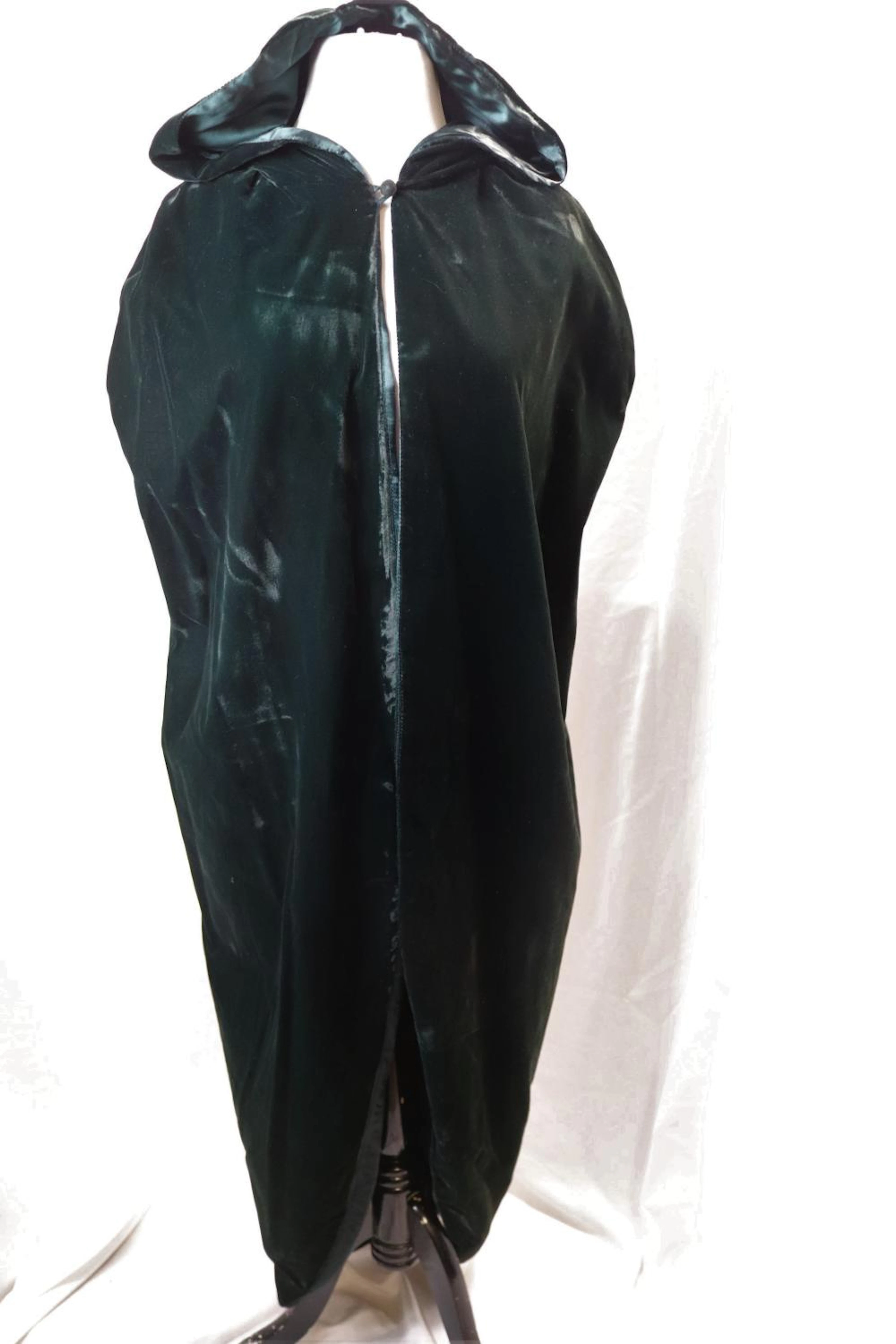 Vintage 1980's Jessica Mclintock , Gunne Sax dark green hooded velvet opera cape