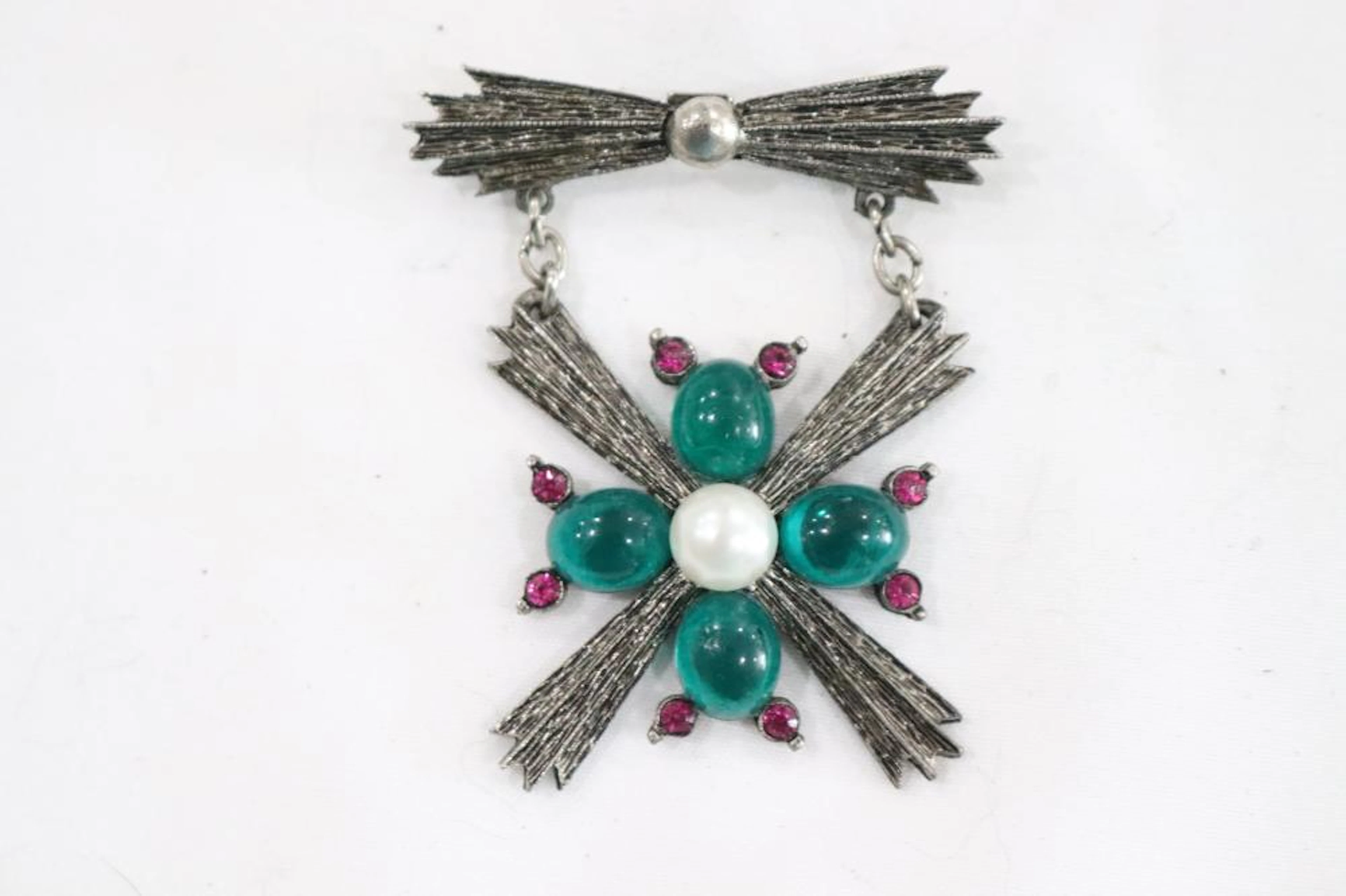 Vintage Hanging Broch with Green, Pink & Pearl Beads