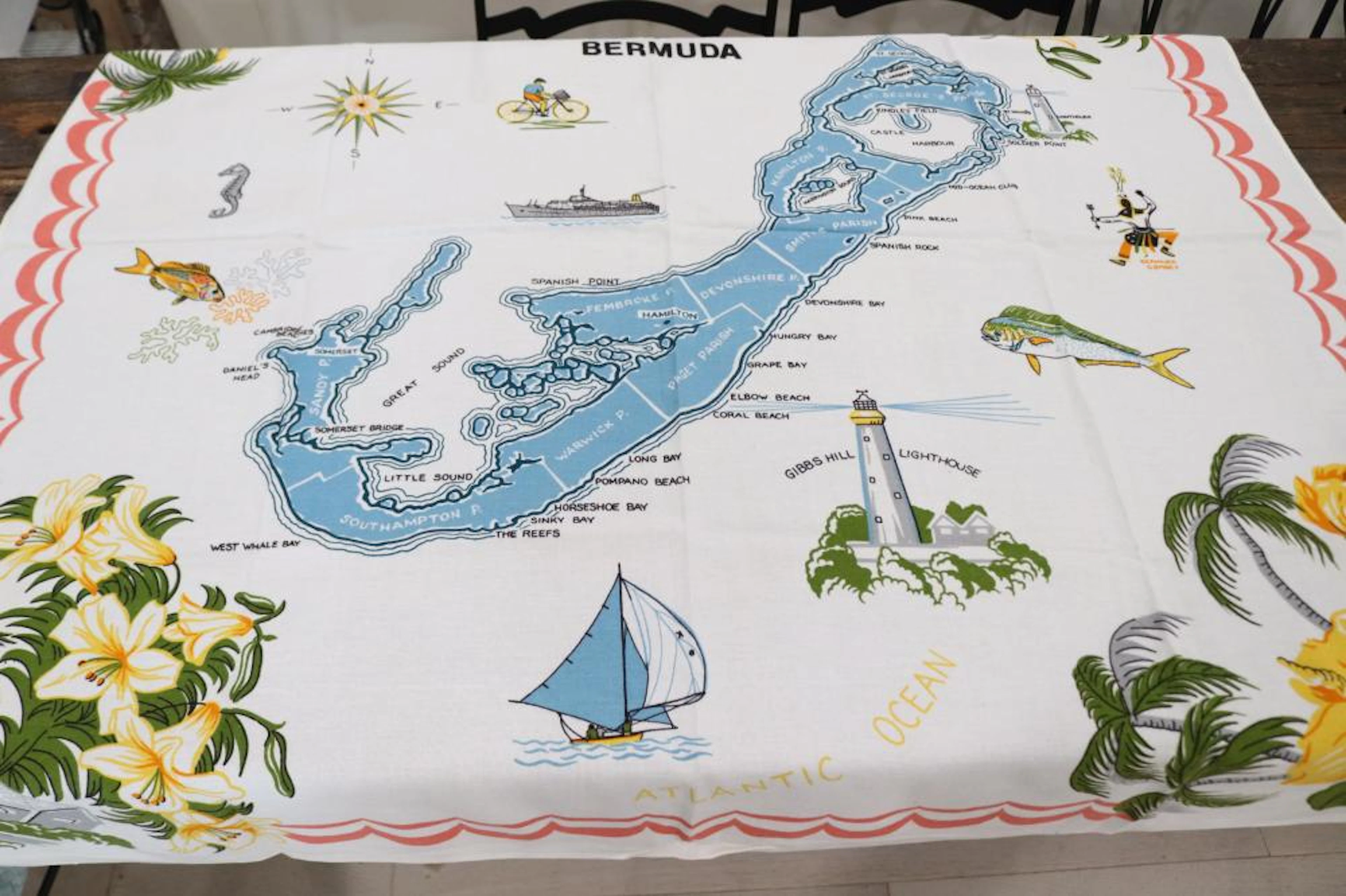 Vintage Bermuda Printed Kitchen Tablecloth, 46 x 46