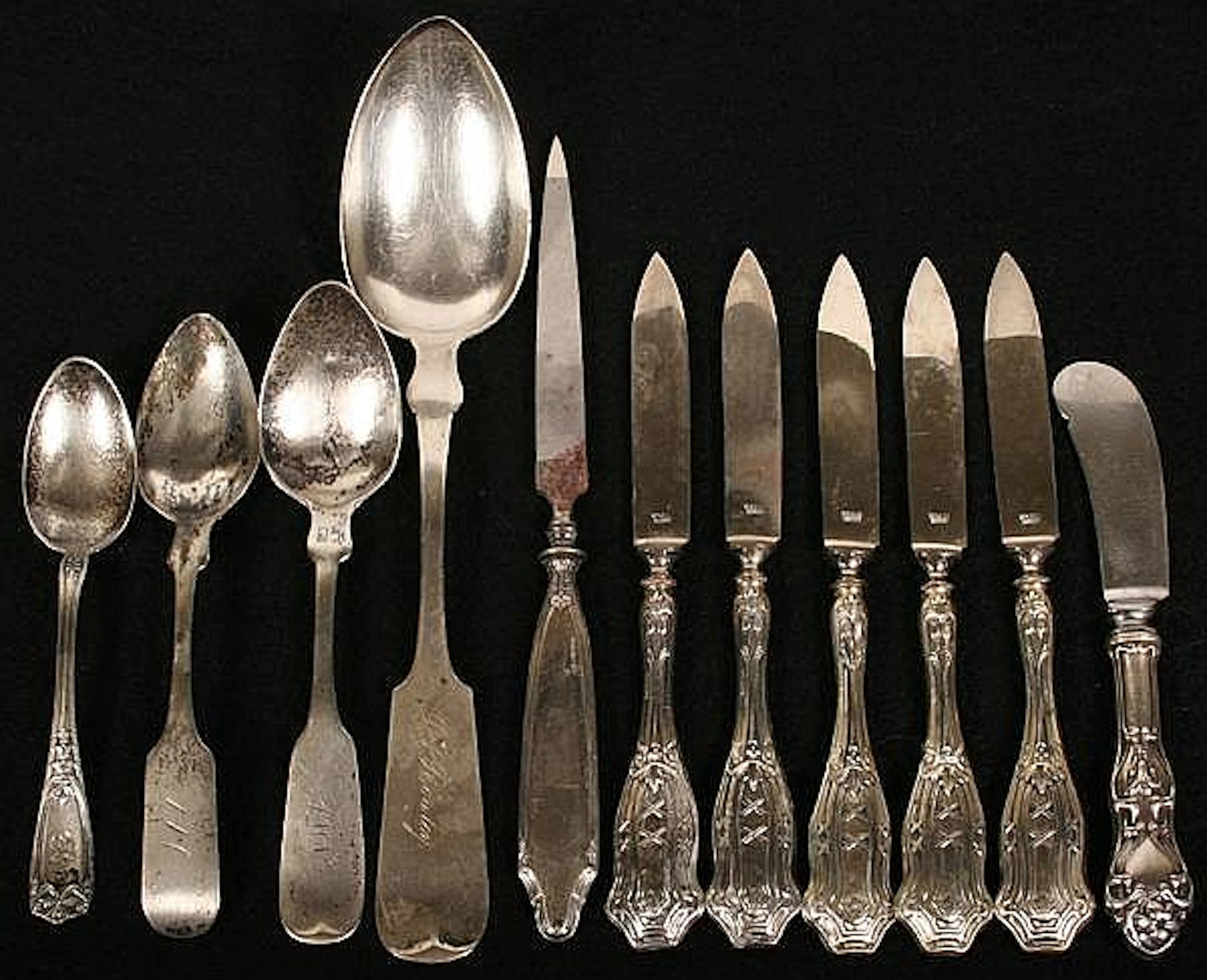 MISC. STERLING LOT . Misc. sterling lot with 3.4 troy oz. weighable includes: (5) sterling handled fruit knives. Marked: handle: Sterling. blade: WHS Co. Germany. (1) butter knife with sterling handle