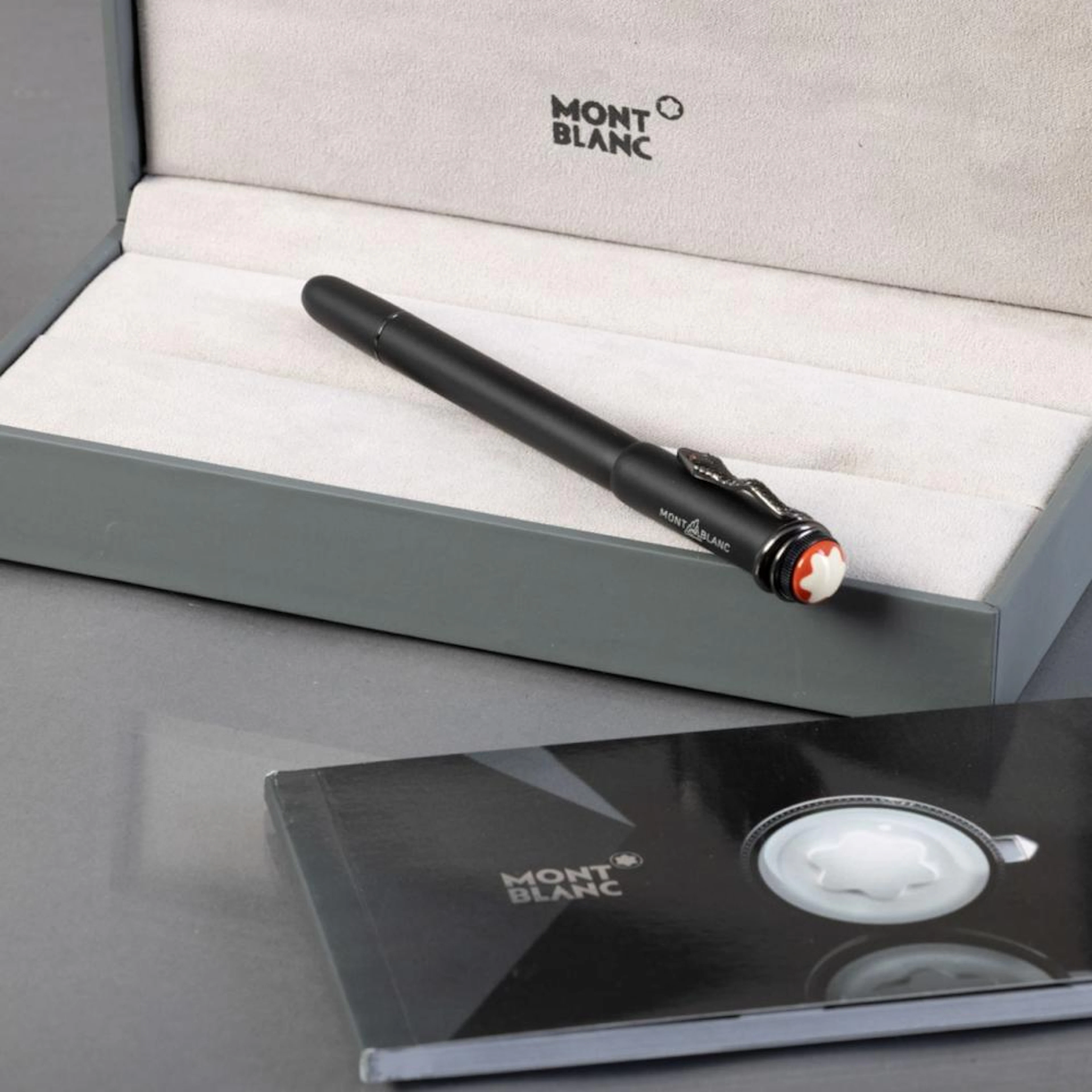 PEN MONTBLANC "HERITAGE COLLECTION ROUGE & NOIR "