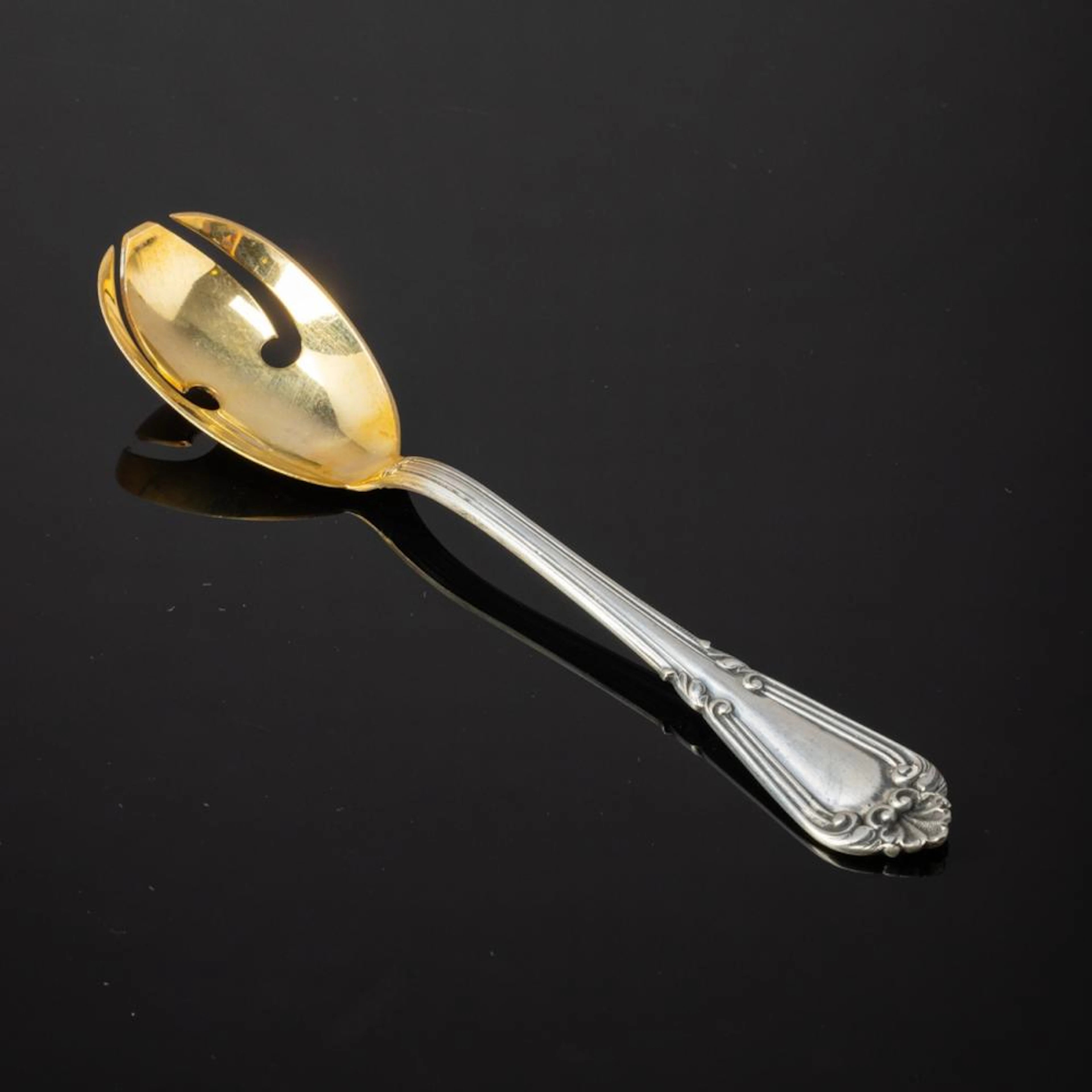 SERVING FORK
