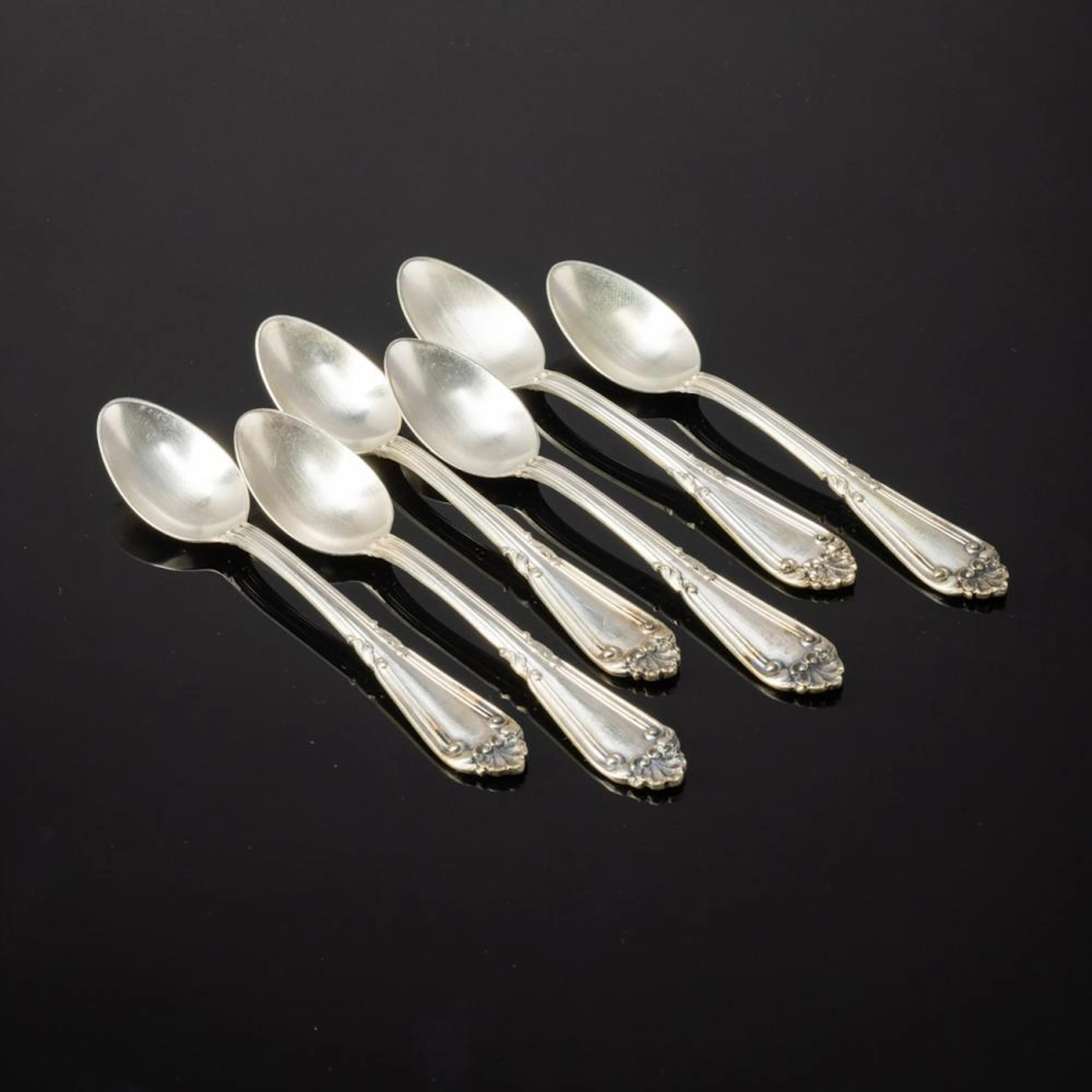 SET OF SIX TEA SPOONS