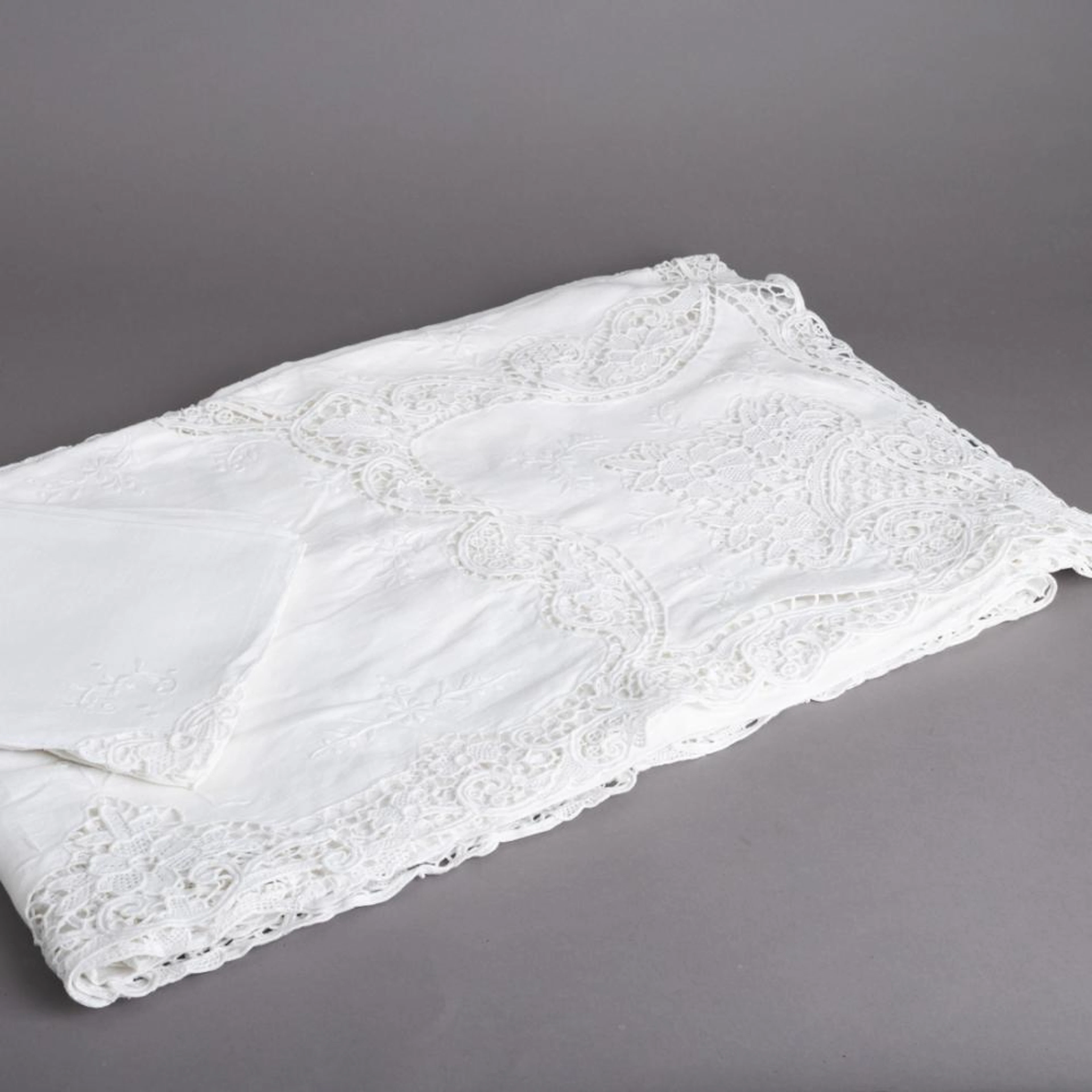 TOALHA DE MESA COM SEIS GUARDANAPOS