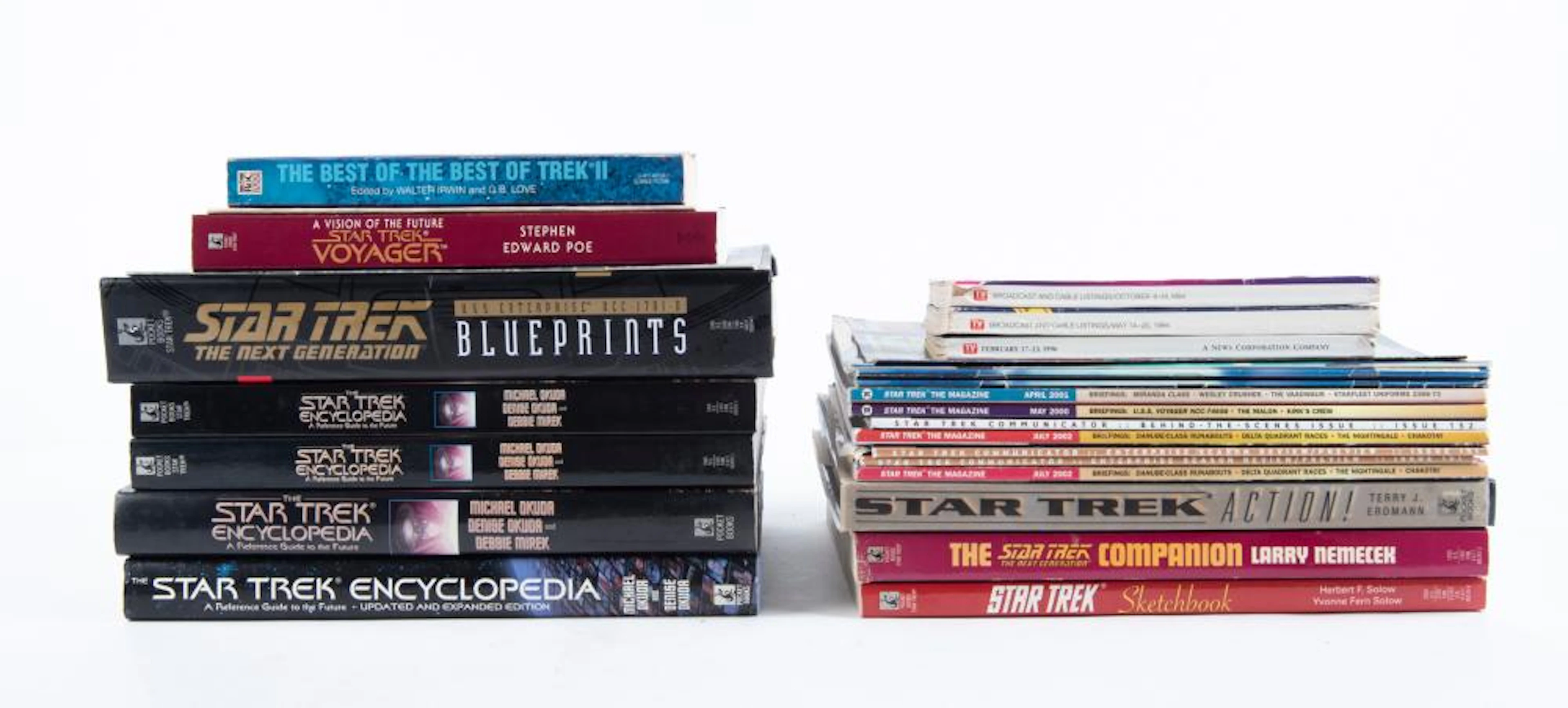 Collection of 25 Star Trek Books and Magazines