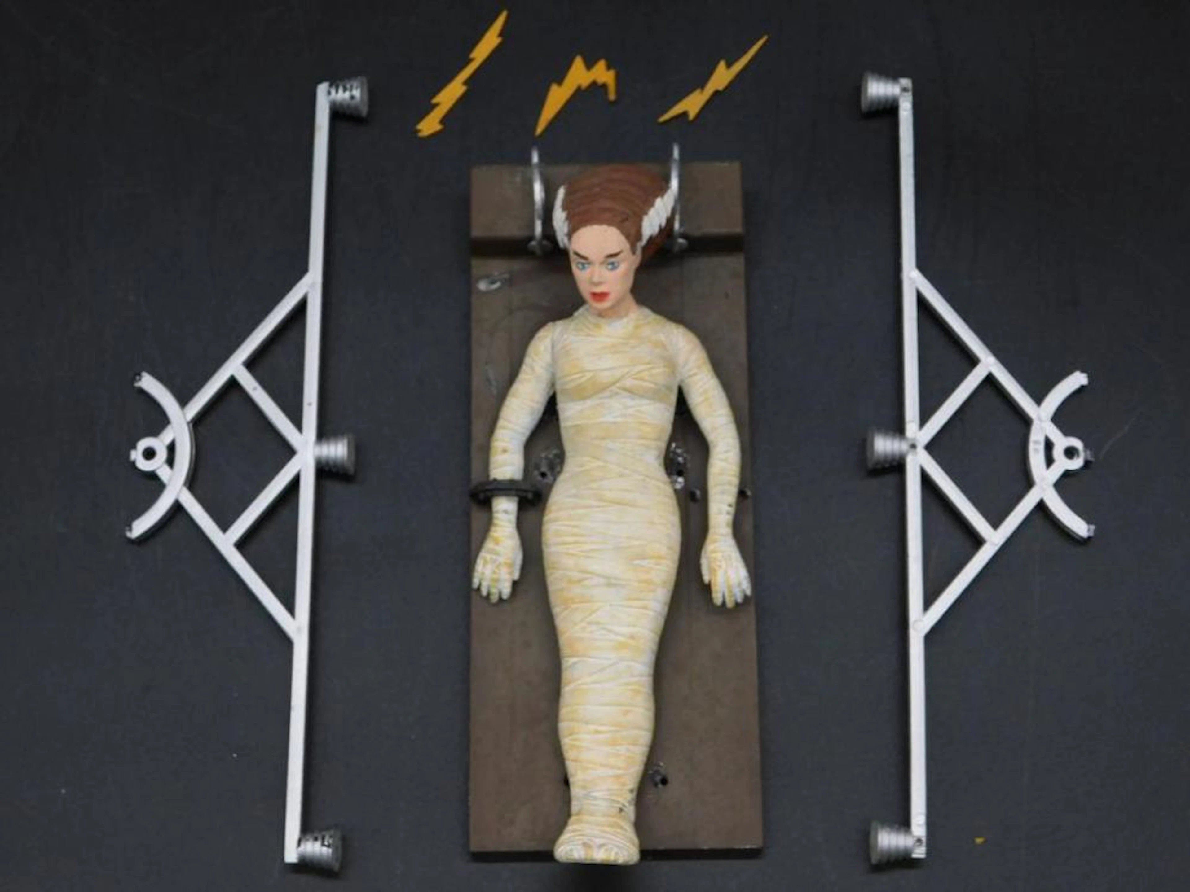 BRIDE OF FRANKENSTEIN MODEL STATUE PIECES AURORA PLASTICS TOYS VINTAGE ANTIQUE