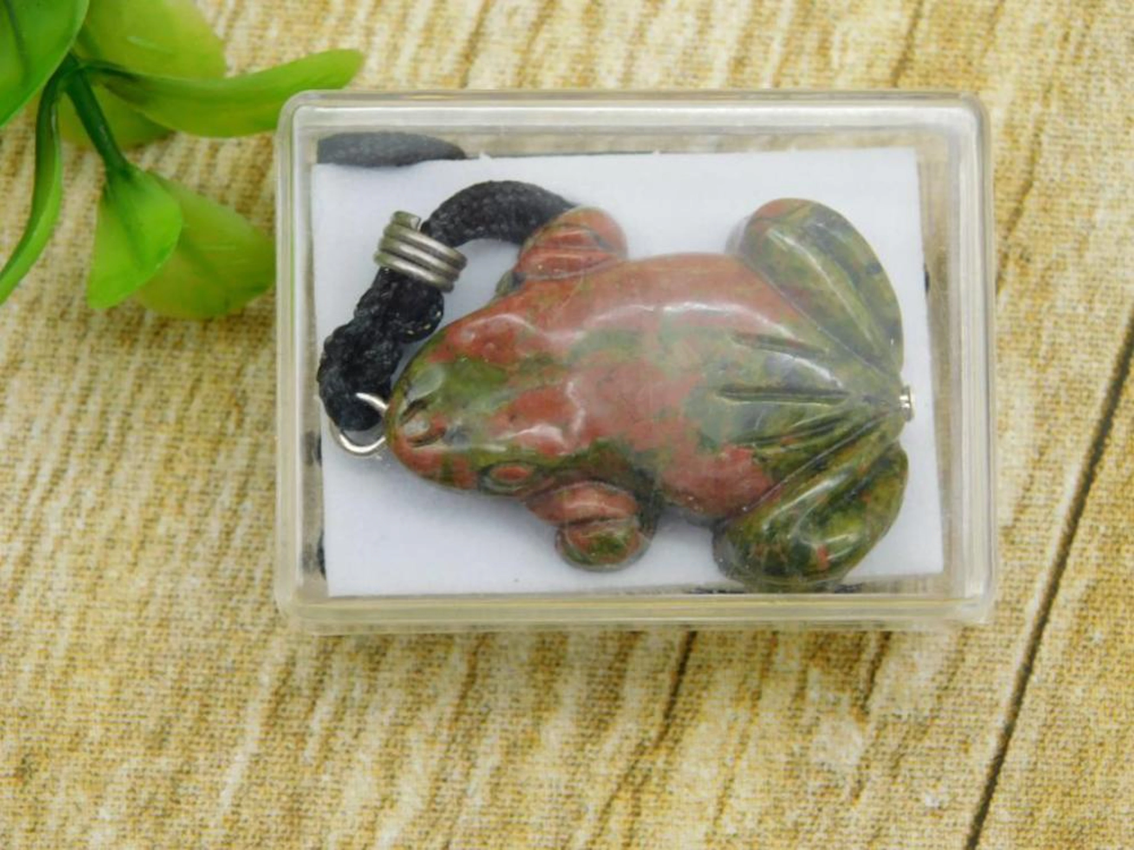 UNAKITE FROG NECKLACE ROCK STONE LAPIDARY SPECIME