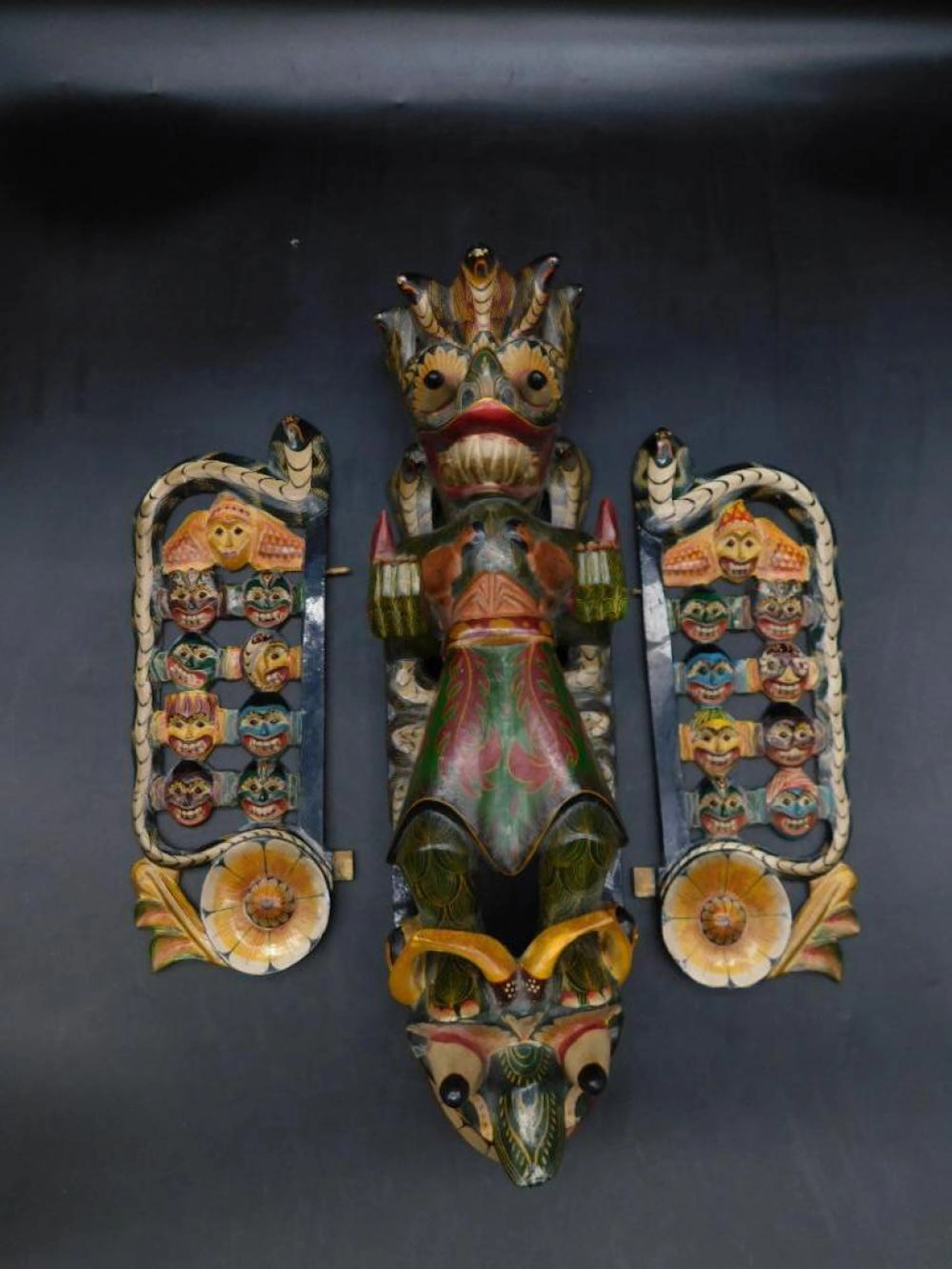 HAND CARVED TRIBAL BALINESE DEMON WALL HANGING VINTAGE ANTIQUE ARTWORK