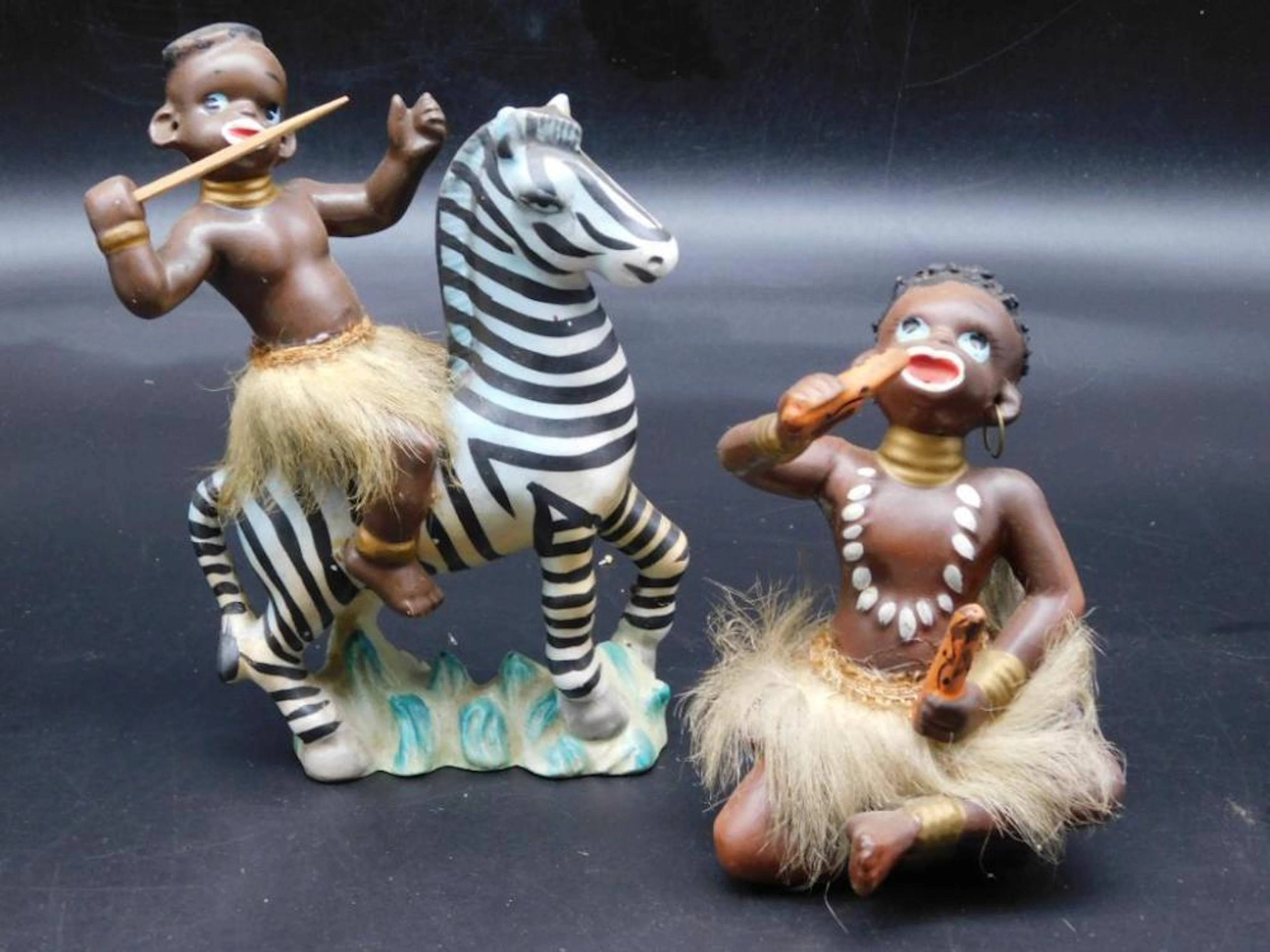 TRIBAL FIGURINES VINTAGE COLLECTIBLE