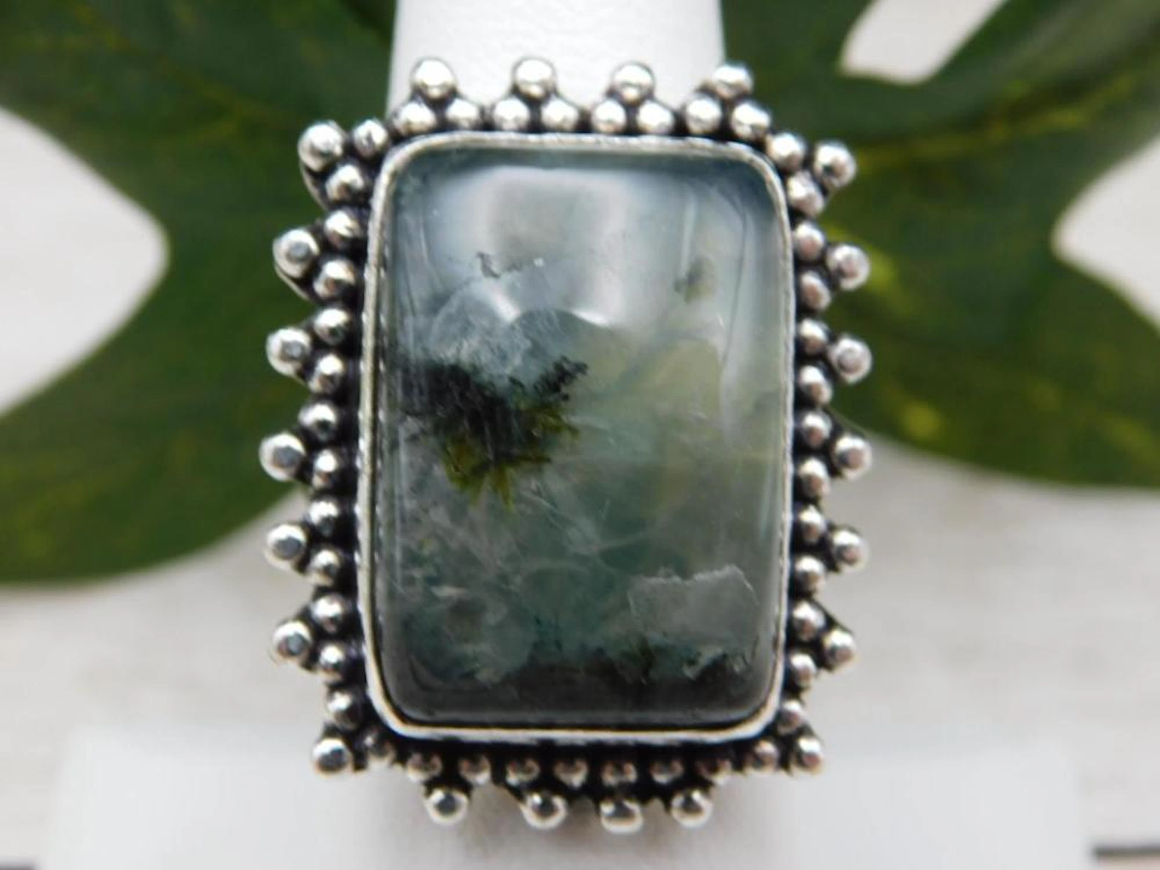 PREHNITE RING ROCK STONE LAPIDARY SPECIME