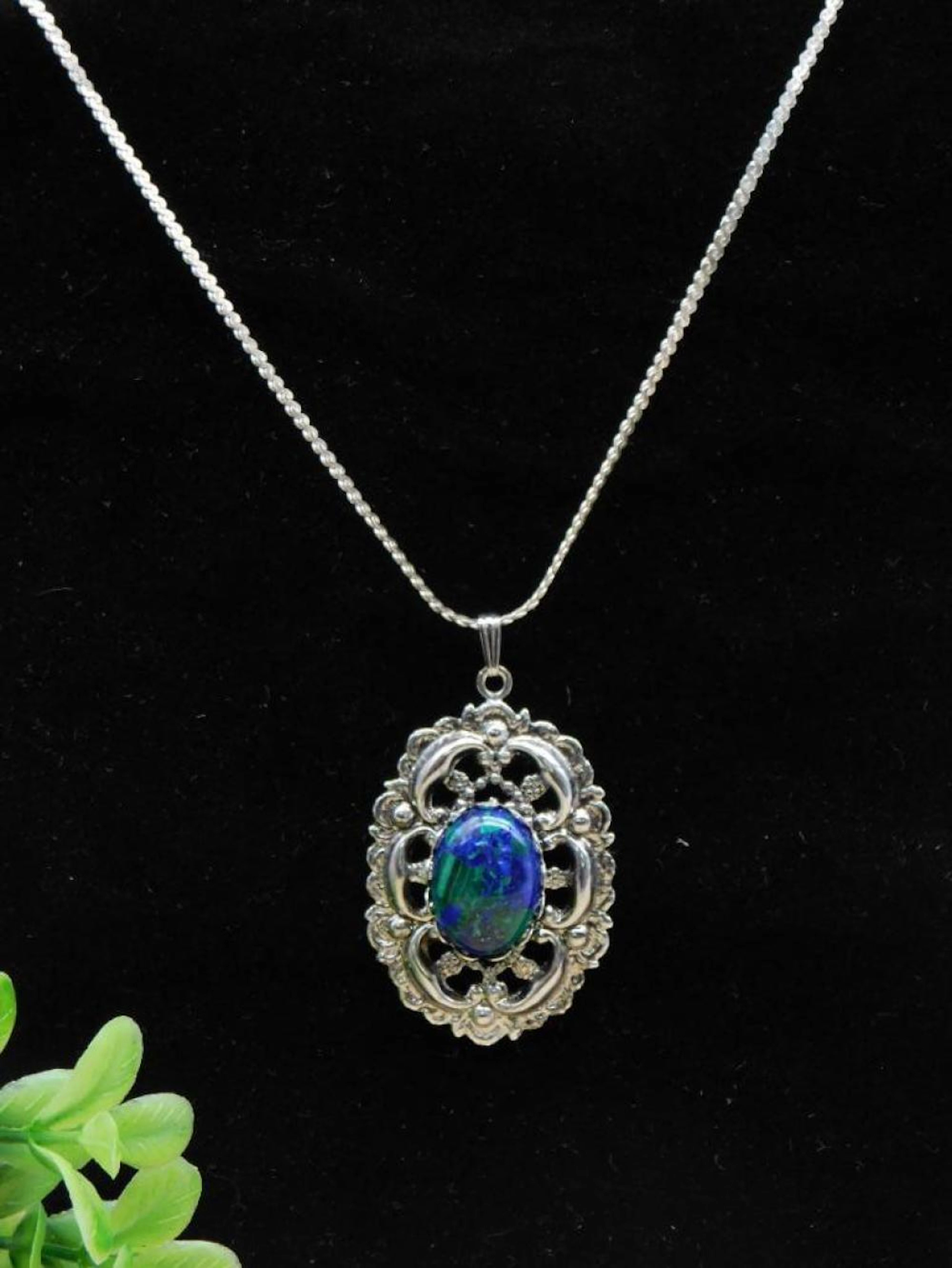 AZURITE PENDANT ON CHAIN NECKLACE ROCK STONE LAPIDARY SPECIME