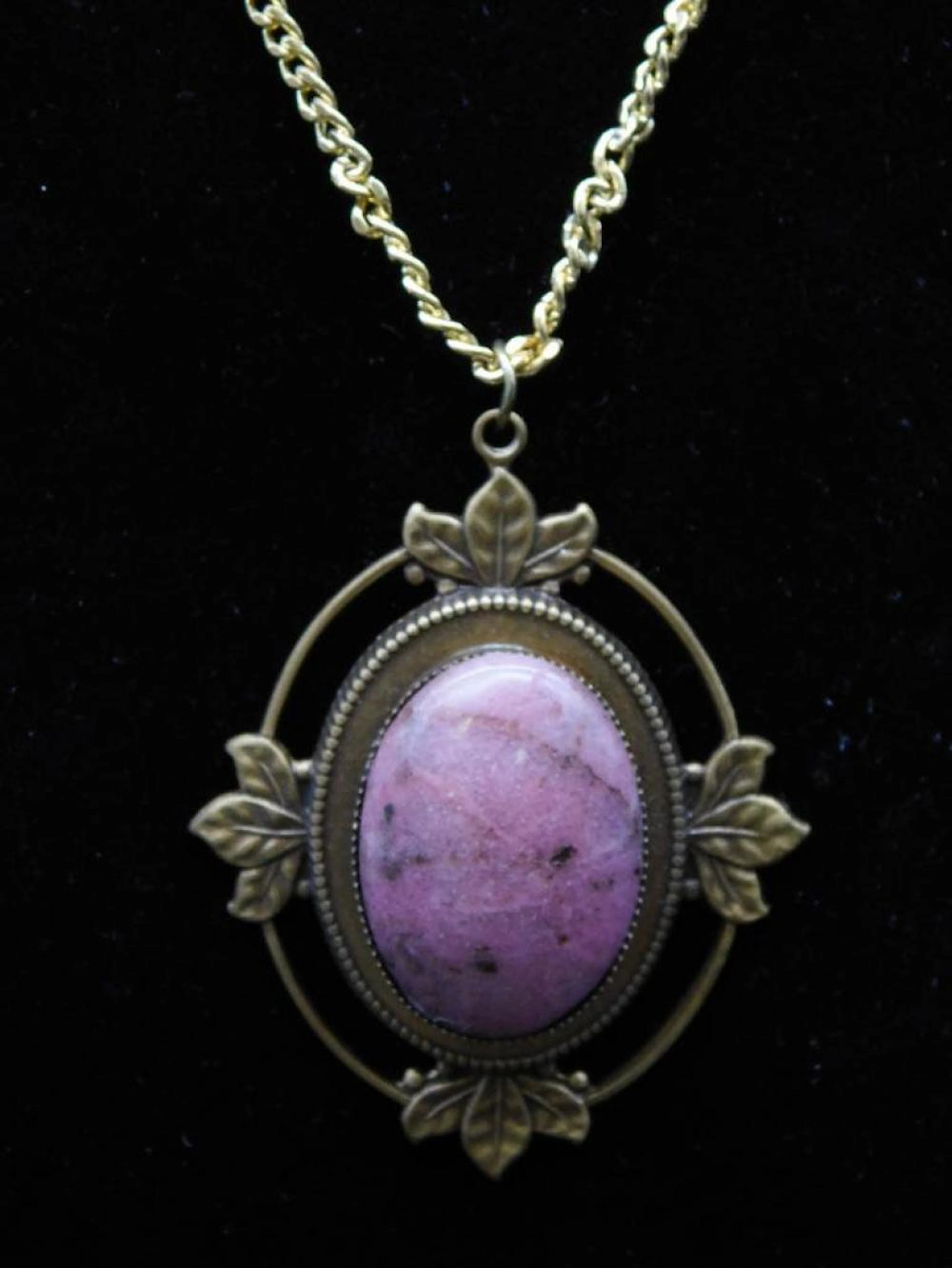 RHODONITE PENDANT ON CHAIN NECKLACE VINTAGE ANTIQUE