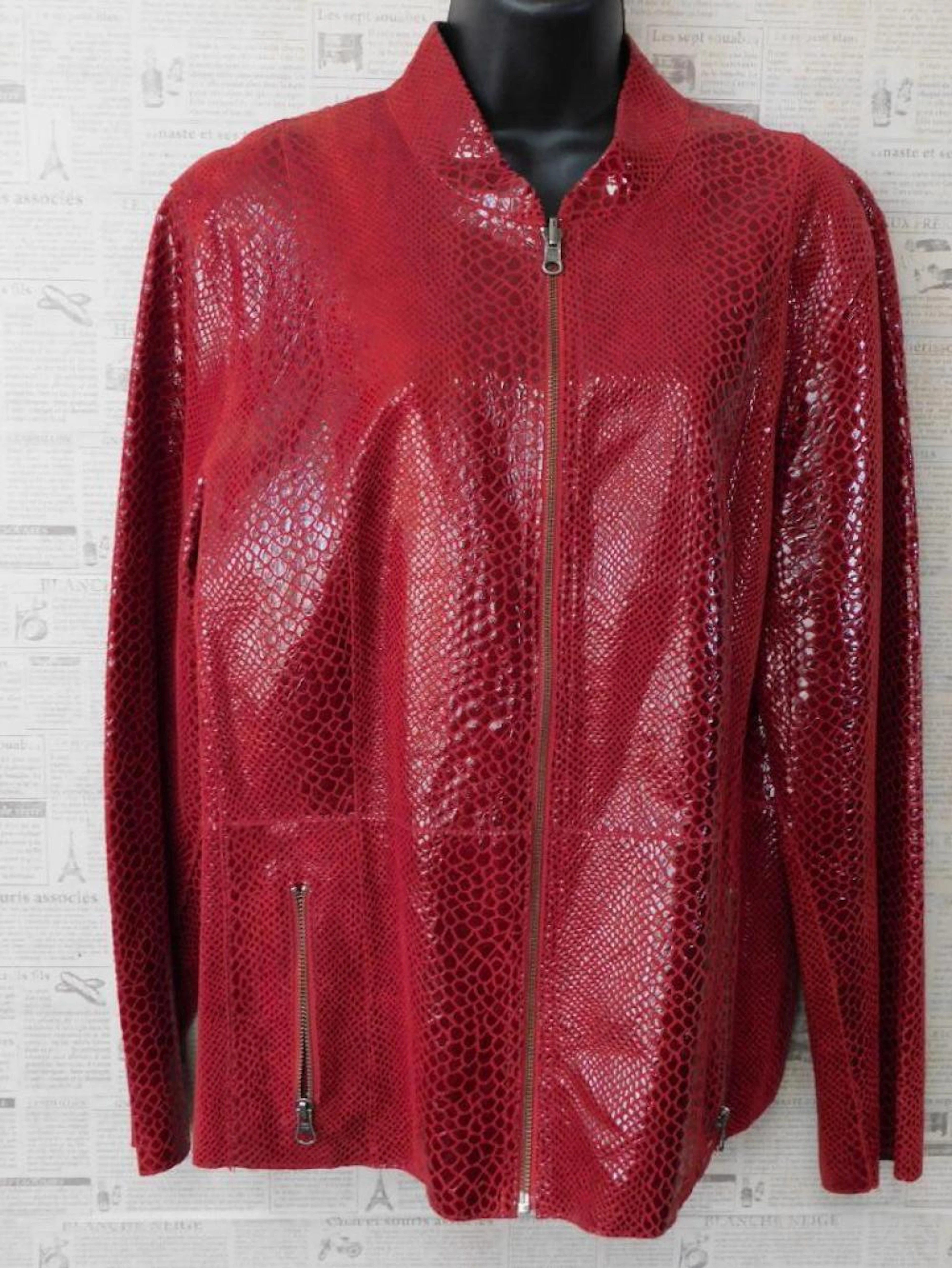 ESTATE BLACK AND RED SNAKESKIN REVERSABLE JACKET SIZE LARGE VINTAGE CLOTHING