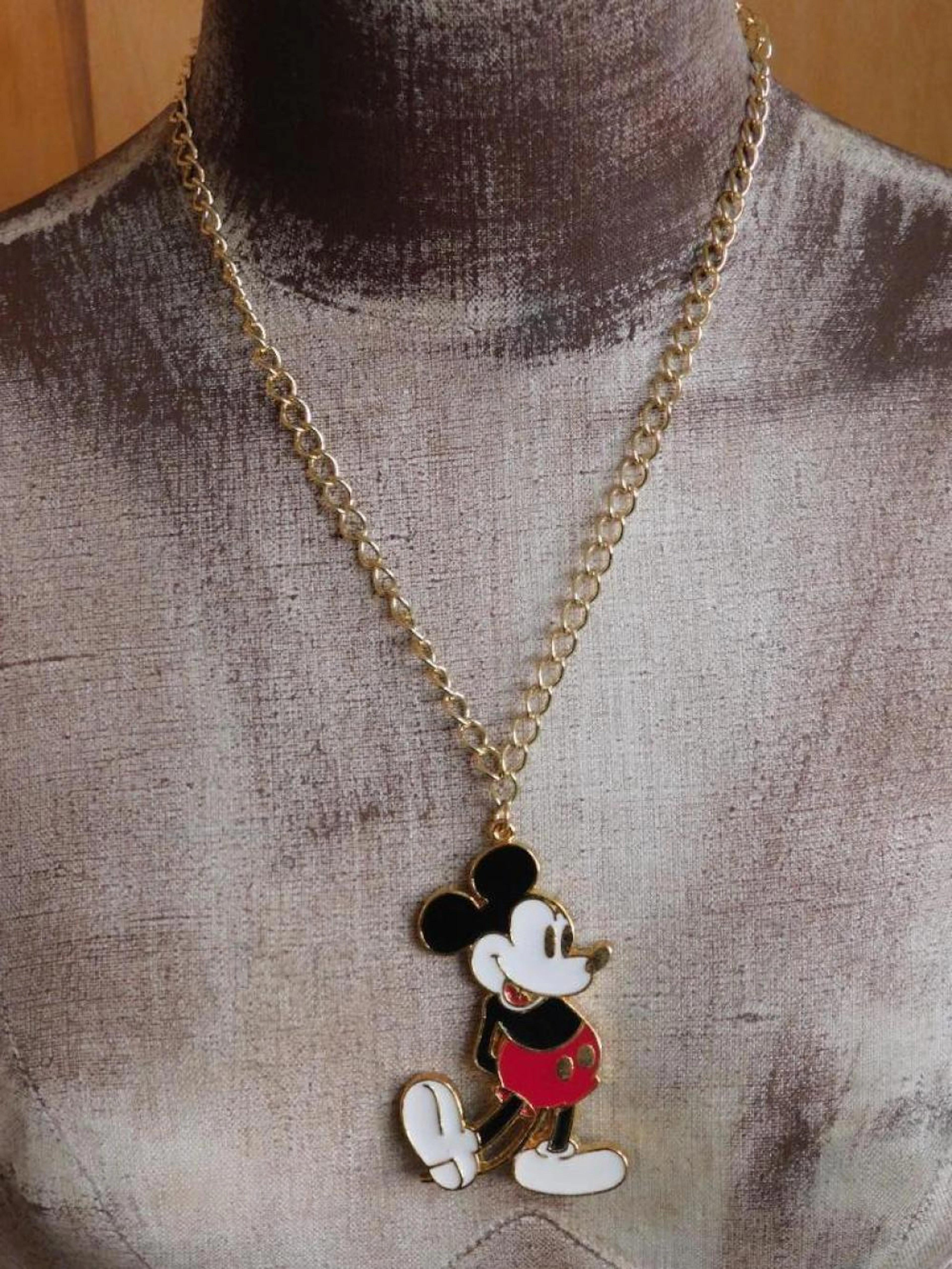 ENAMEL DISNEY MICKEY MOUSE PENDANT ON CHAIN NECKLACE VINTAGE ANTIQUE