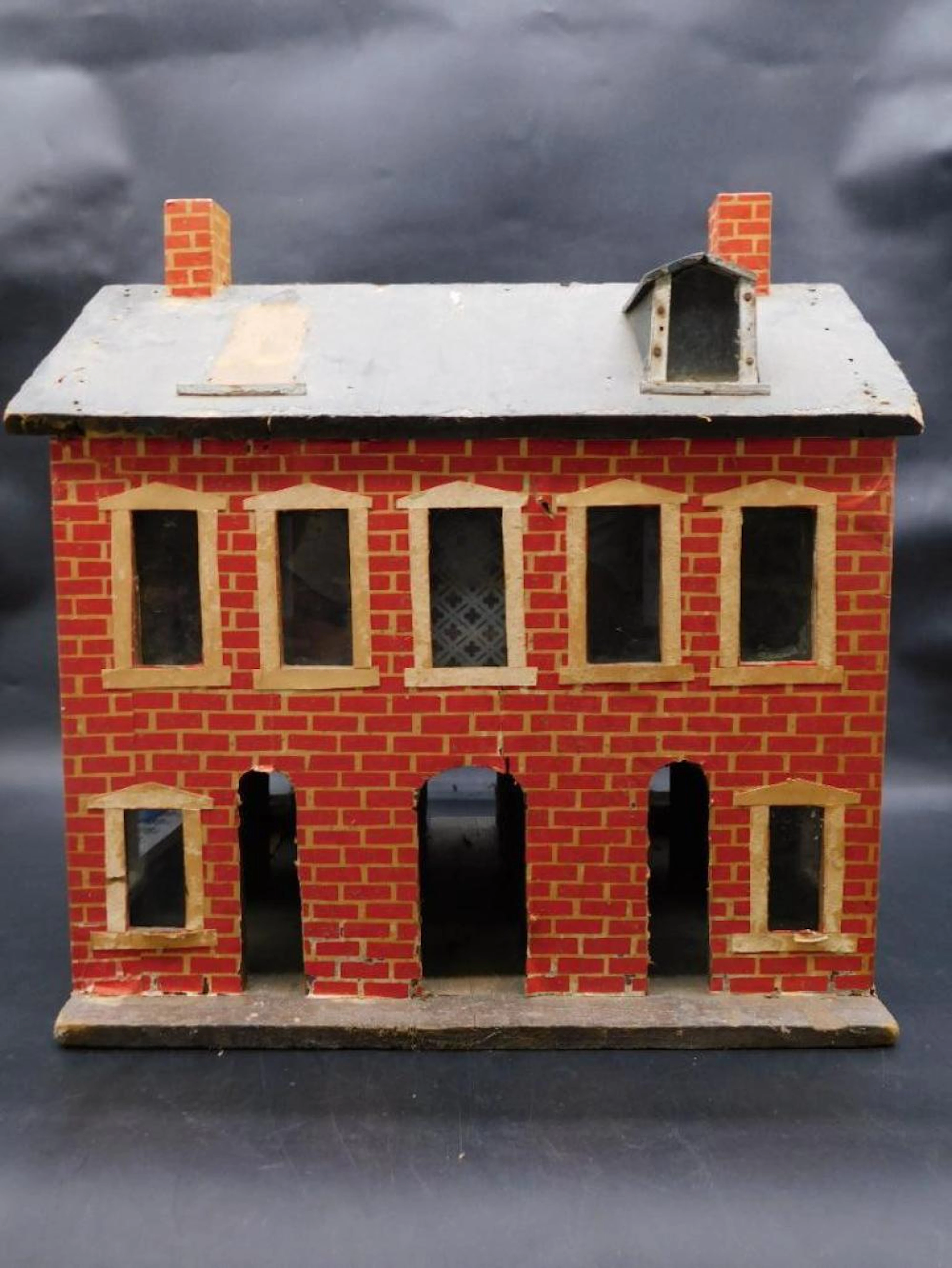 HANDMADE BRICK HOUSE VINTAGE ANTIQUE TOY DISPLAY