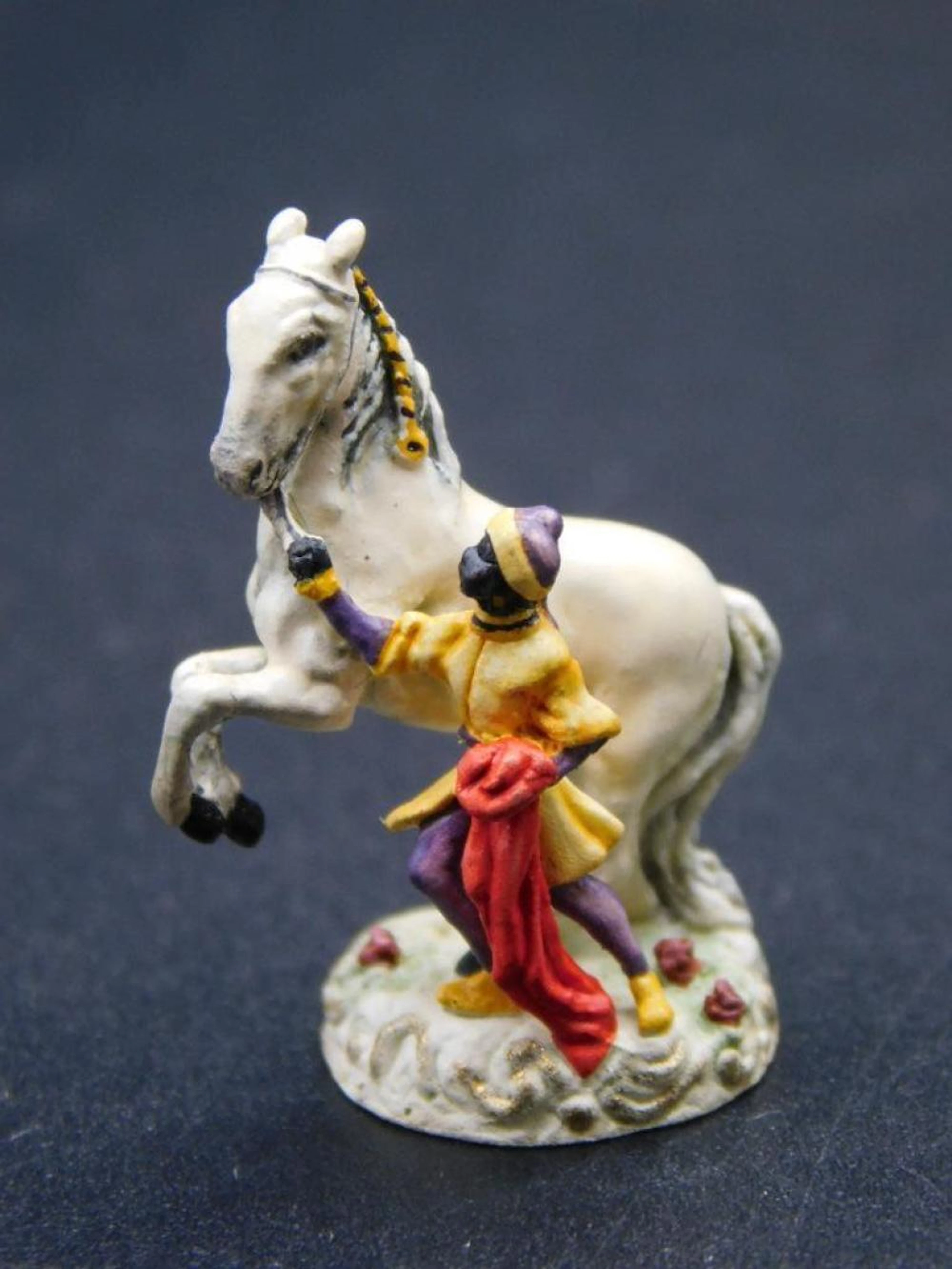 GOEBEL MINIATURE MOOR WITH SPANISH BORSE VINTAGE ANTIQUE