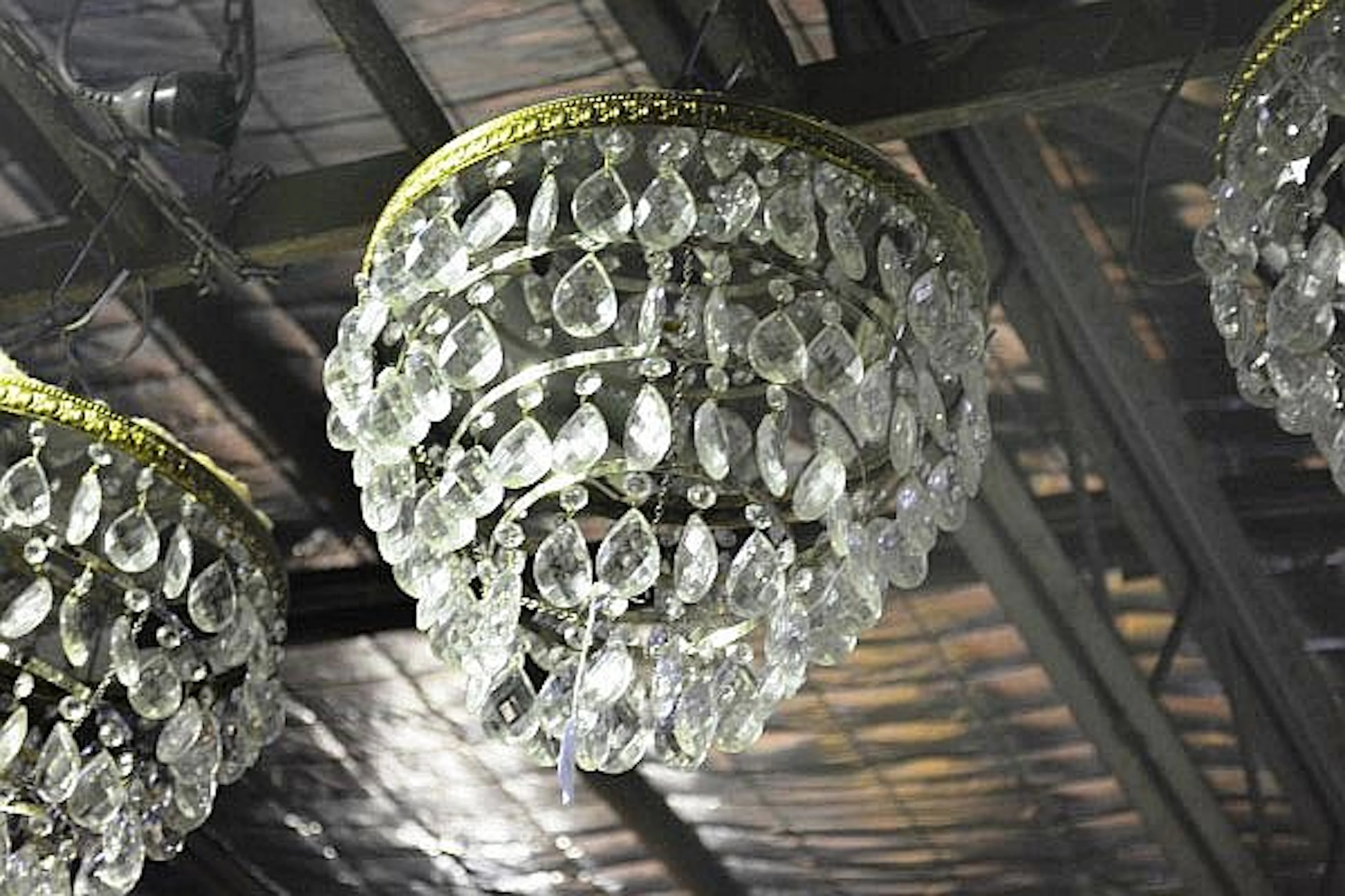 Good quality circular ceiling mounted drop crystal chandelier