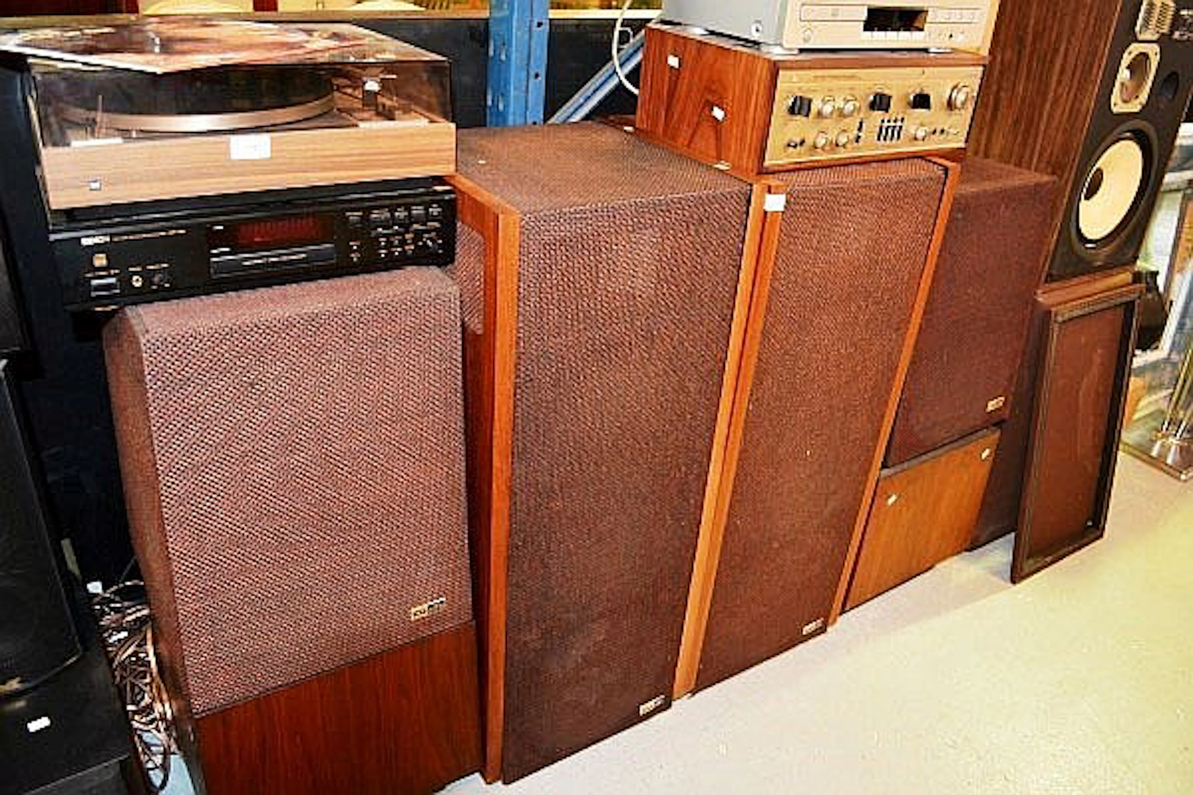 Qty of stereo equipment incl