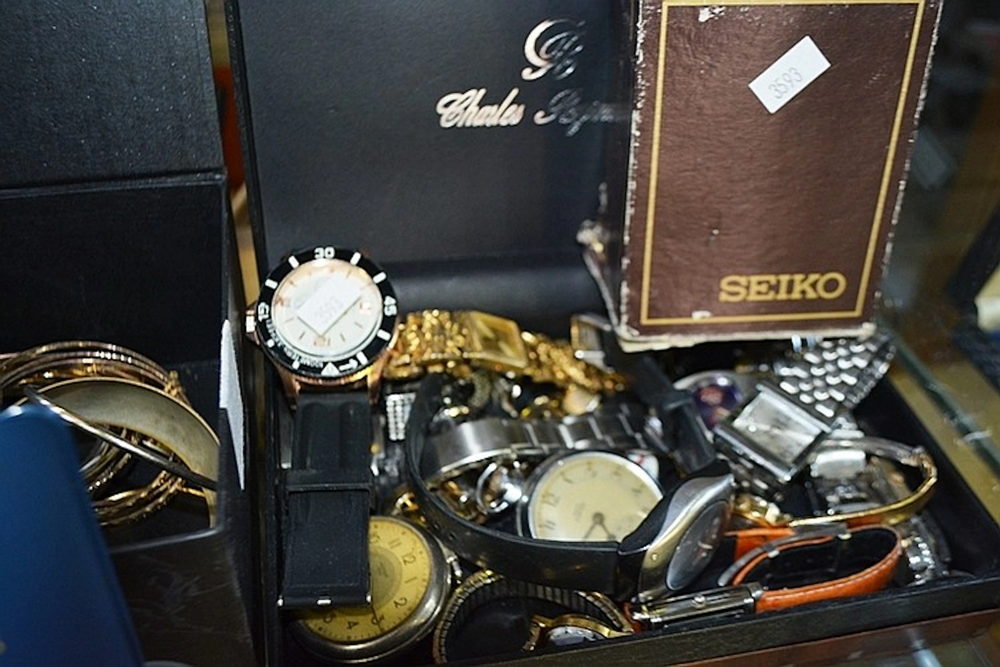 Lrg qty of ladies and gents wristwatches, watch