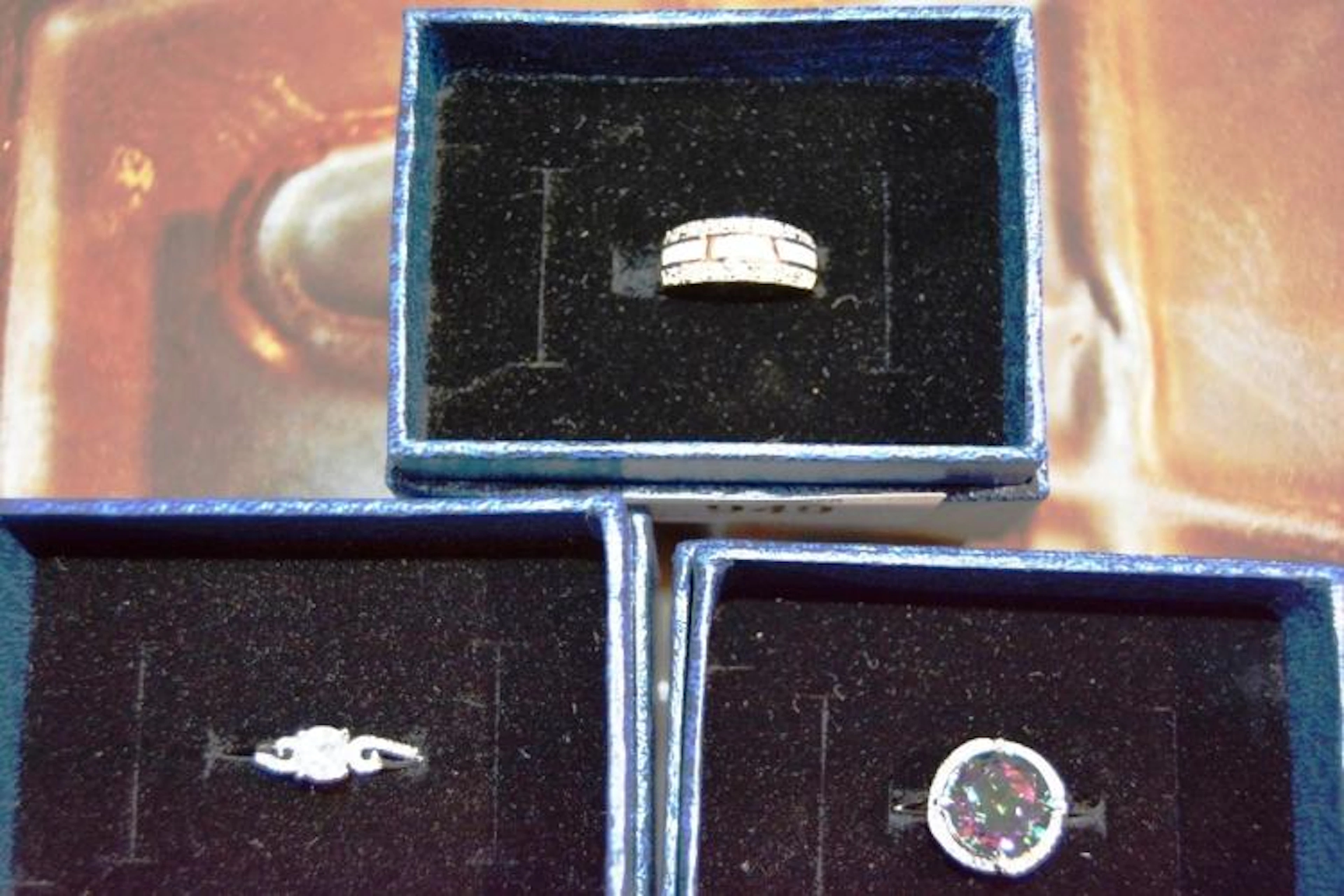 3 various rings incl. Mystic topaz, diamonds, silver etc