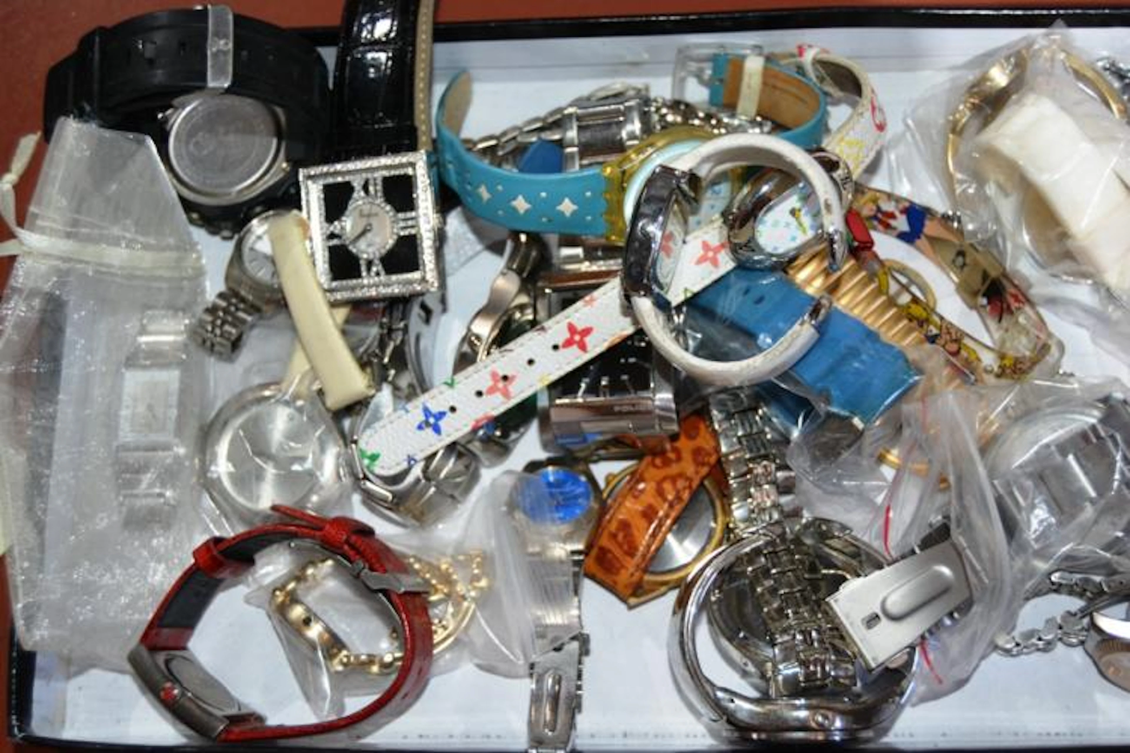Lrg collection of assorted wristwatches