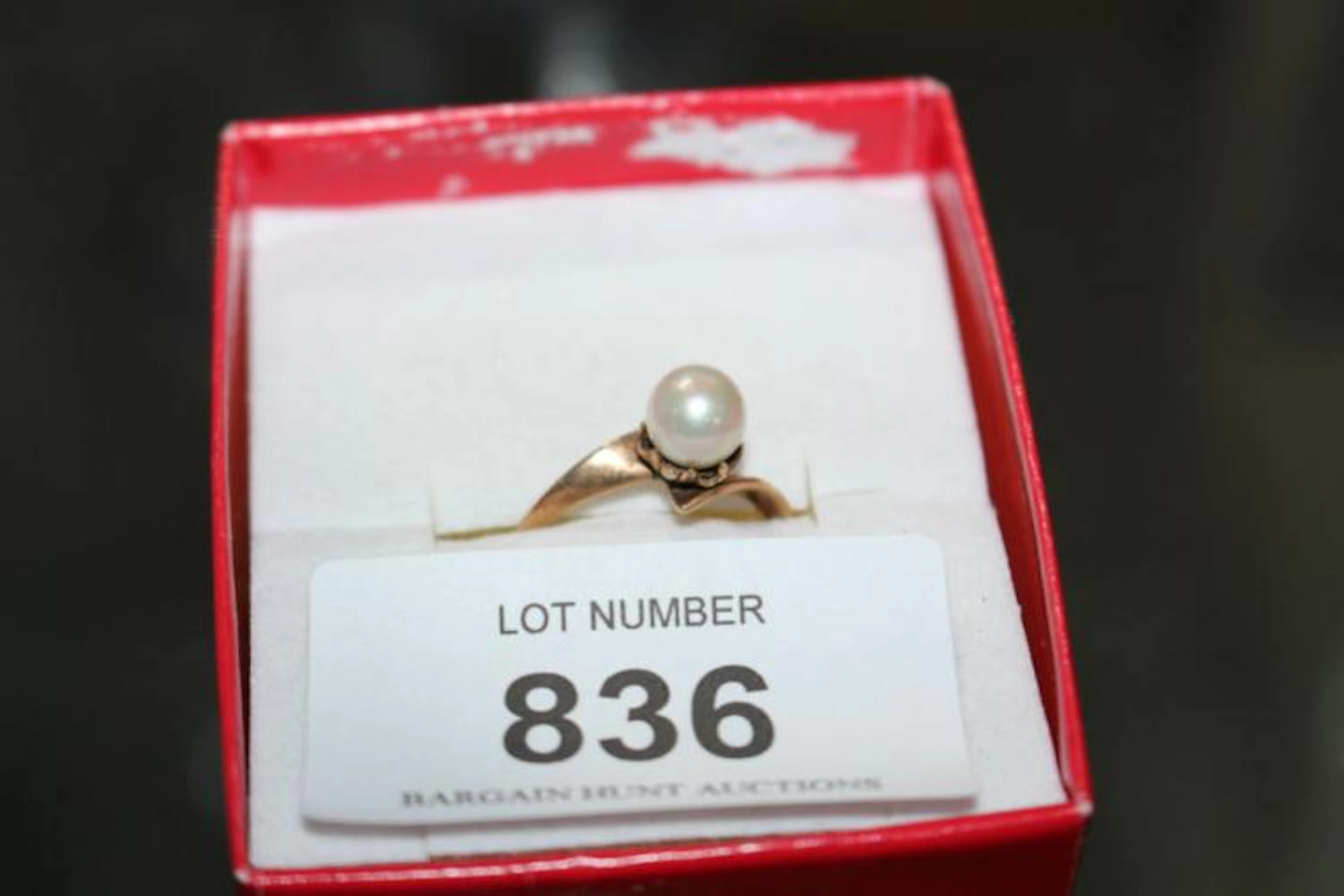 Vintage 9ct yellow gold dress ring with 6.1mm