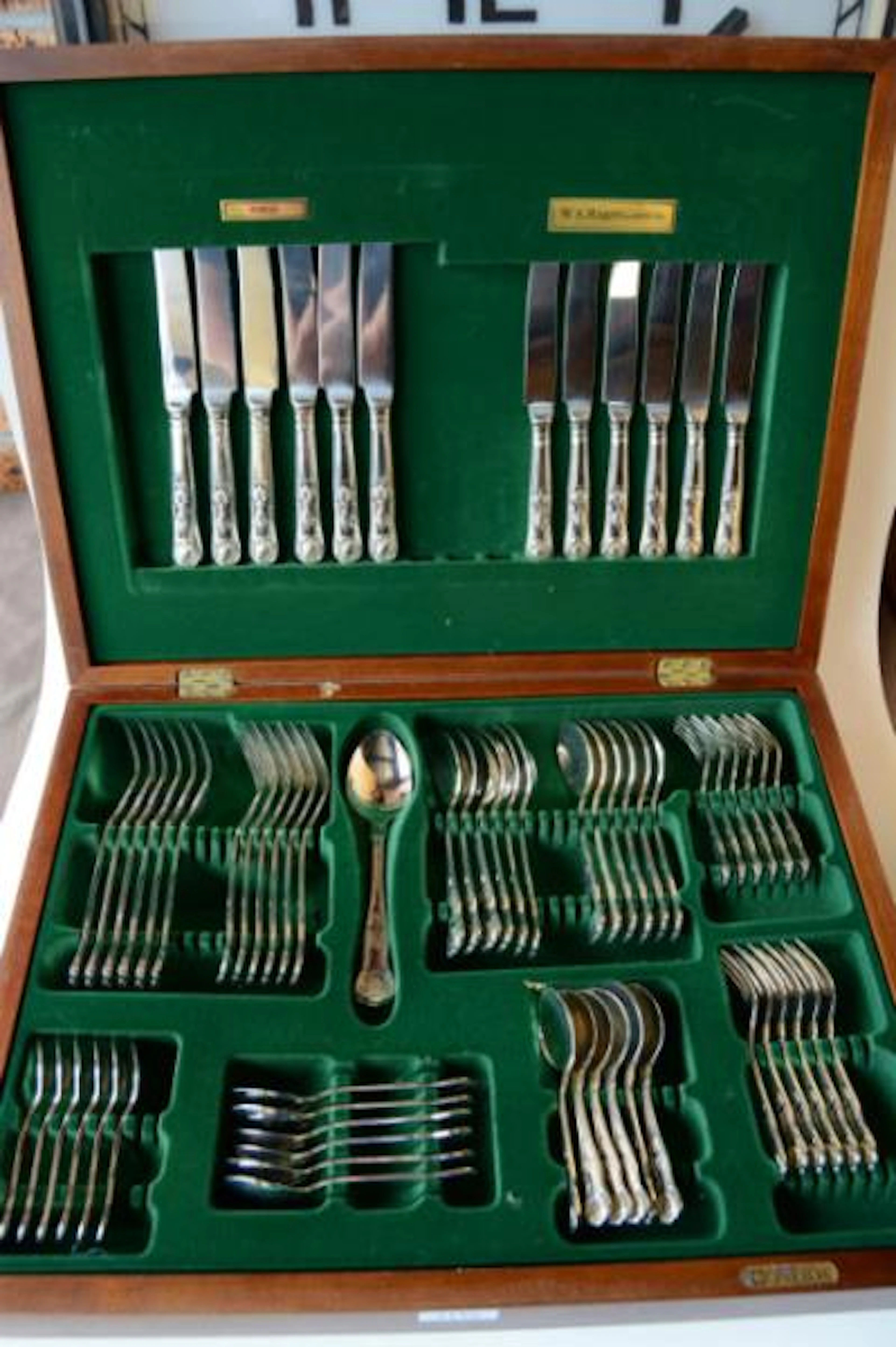 Timber cased cutlery canteen,