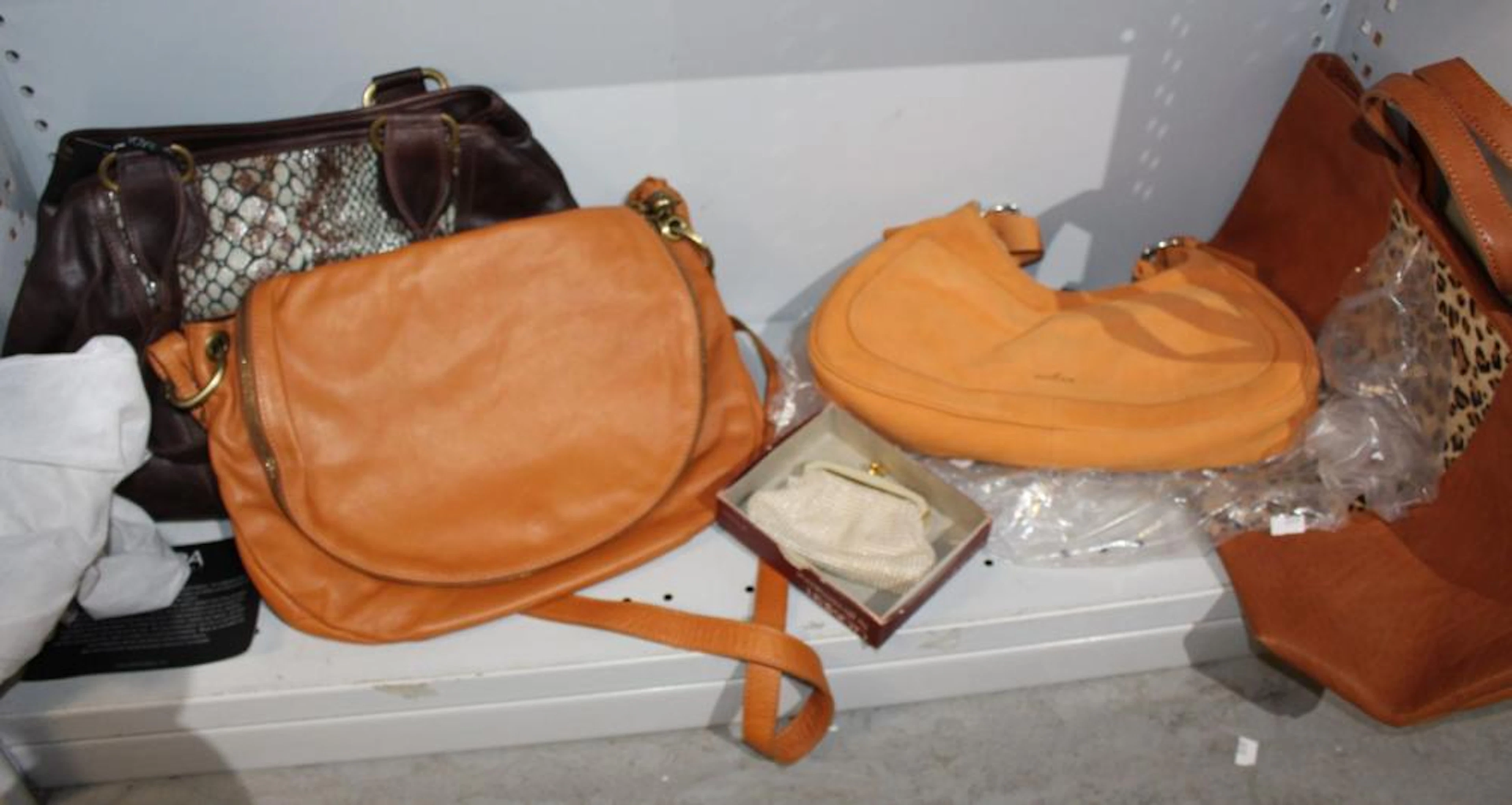 Collection of 4 x ladies leather hand bags
