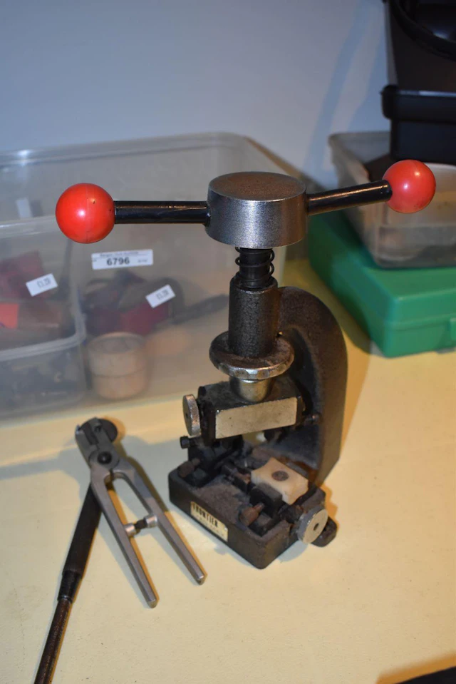 Good collection of watch makers tools