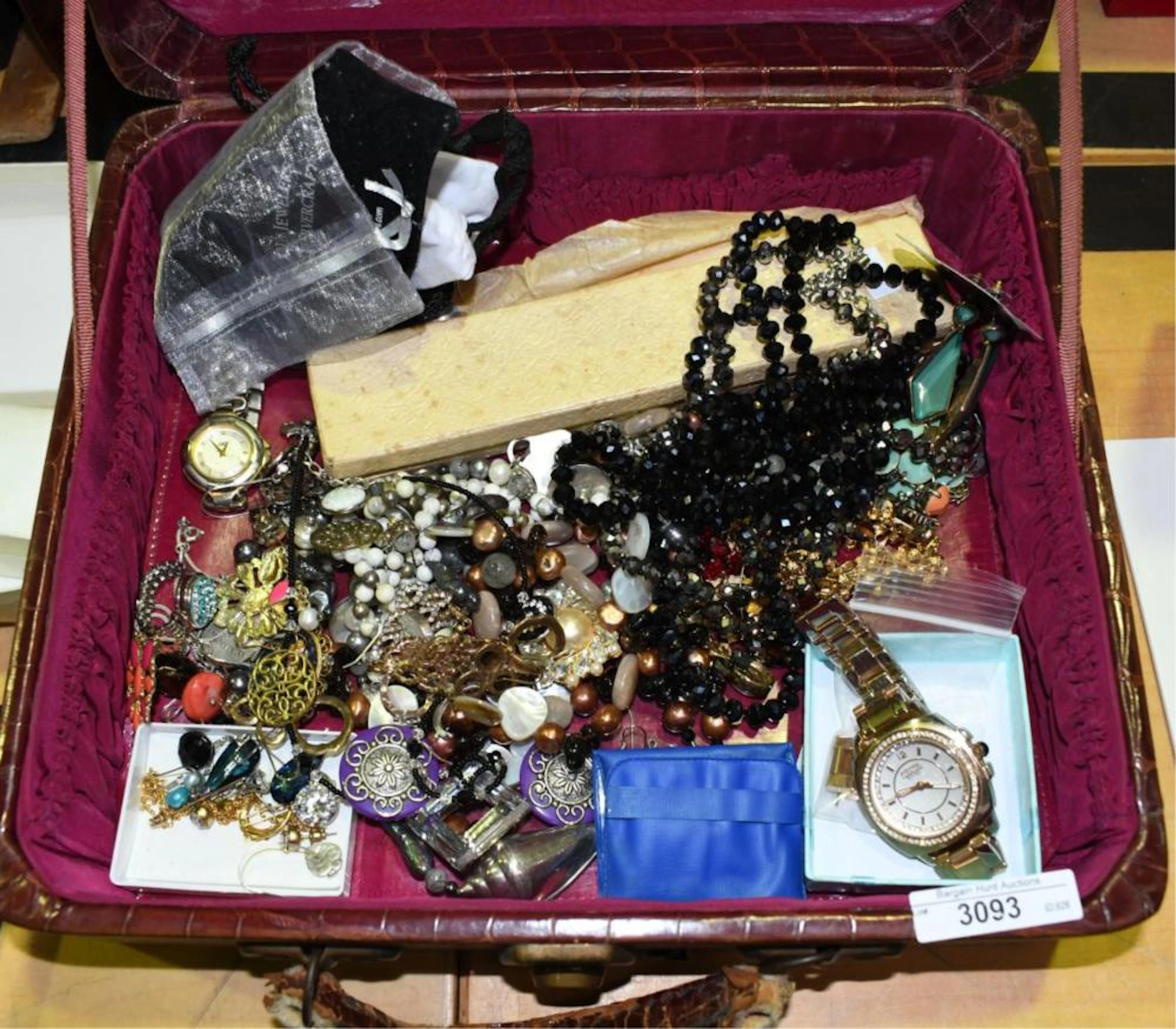 Vintage leather vanity case,