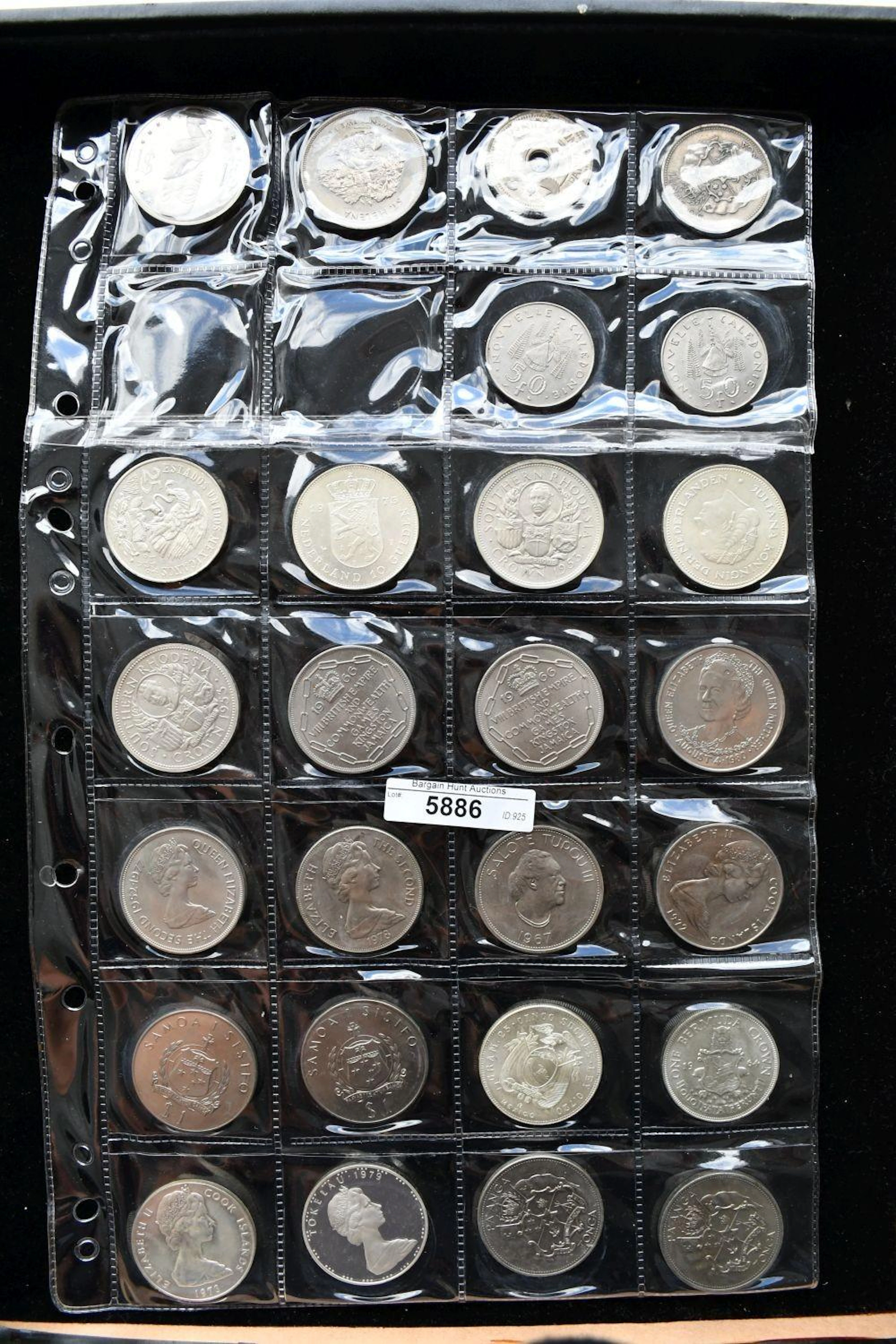 Mixed collection of 26 assorted world coins including...