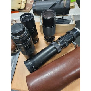 Camera lenses x 4 with cases