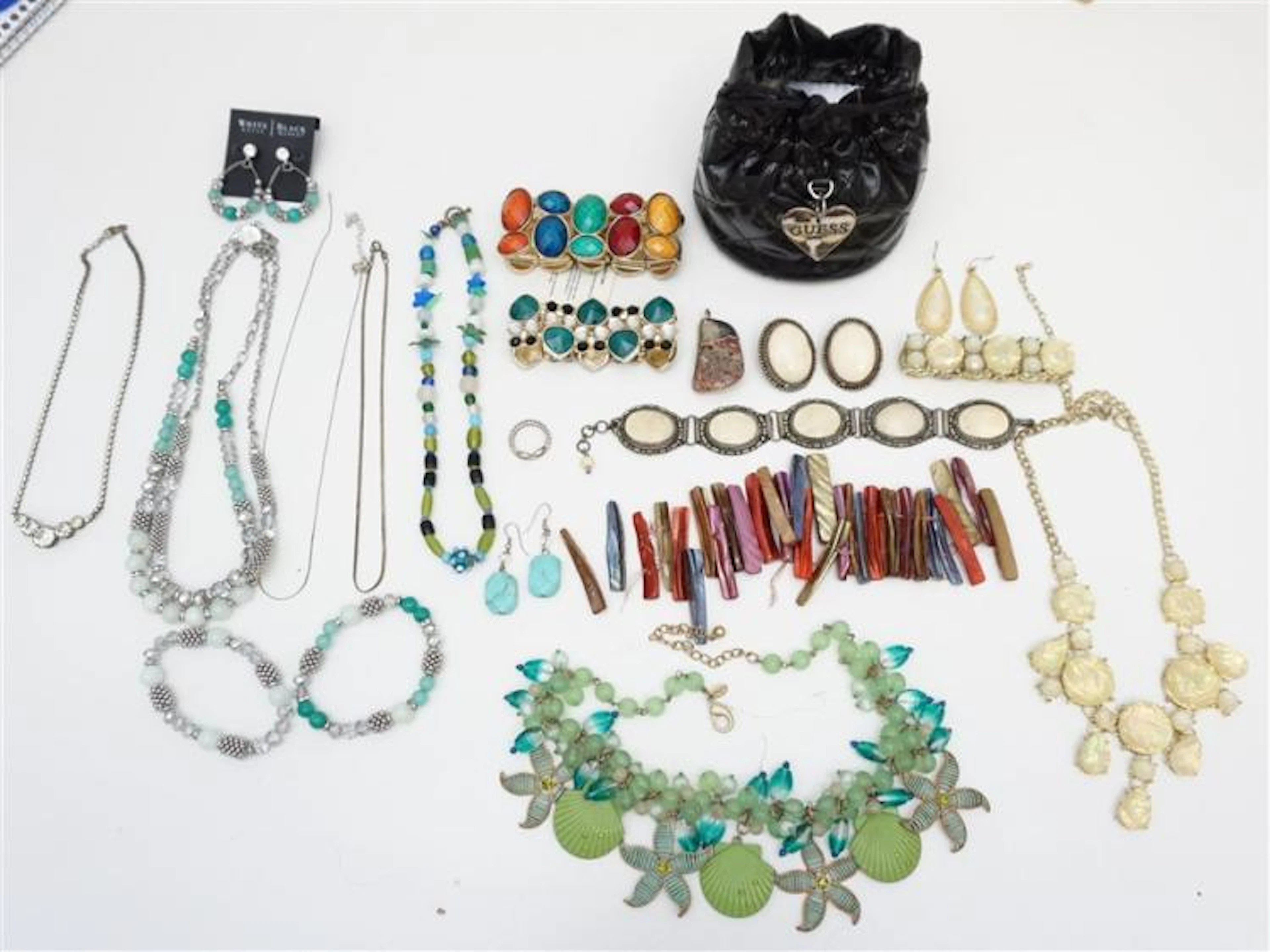 17 pc VINTAGE ESTATE COSTUME JEWELRY