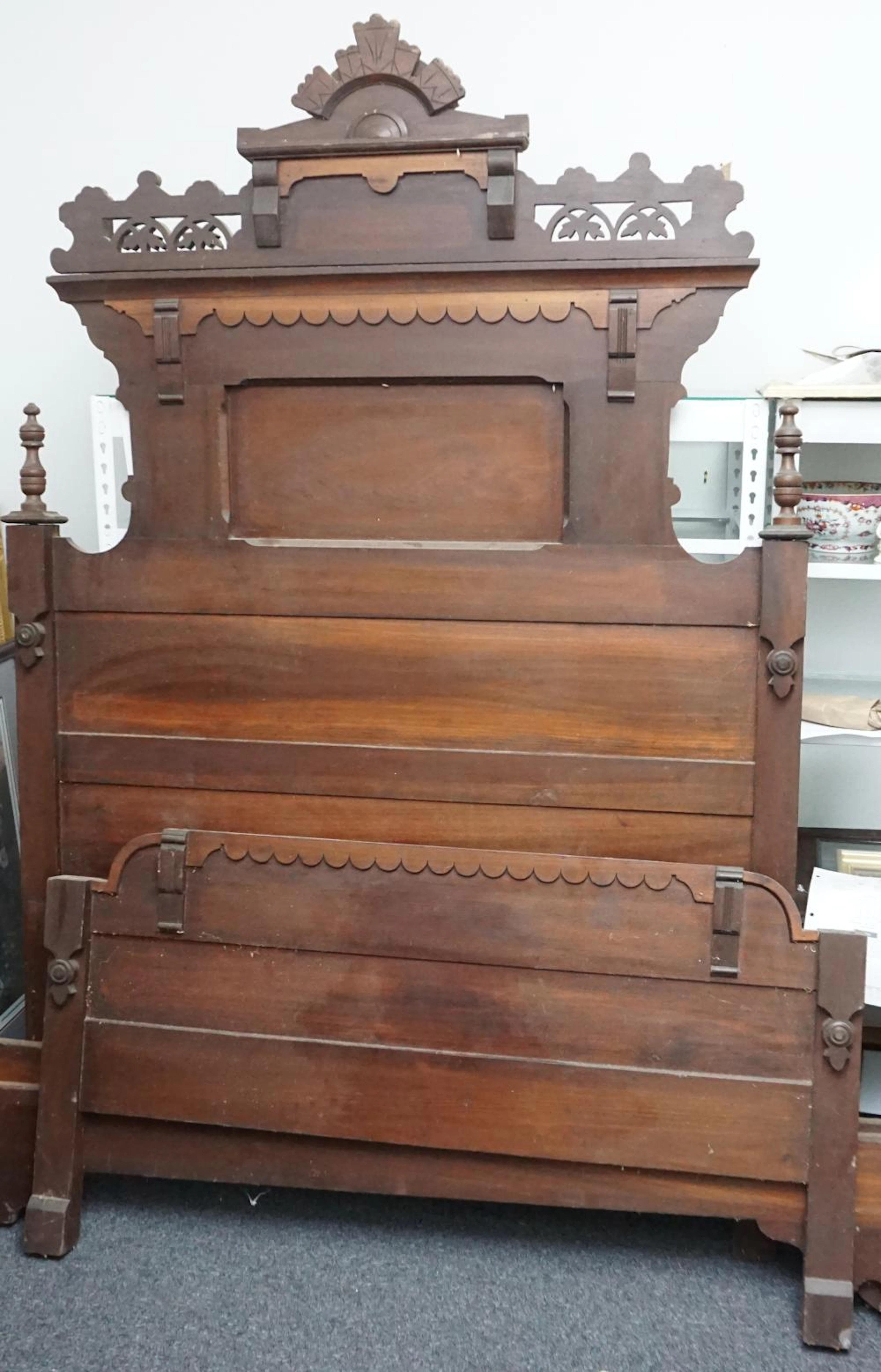 AMERICAN VICTORIAN EASTLAKE BED
