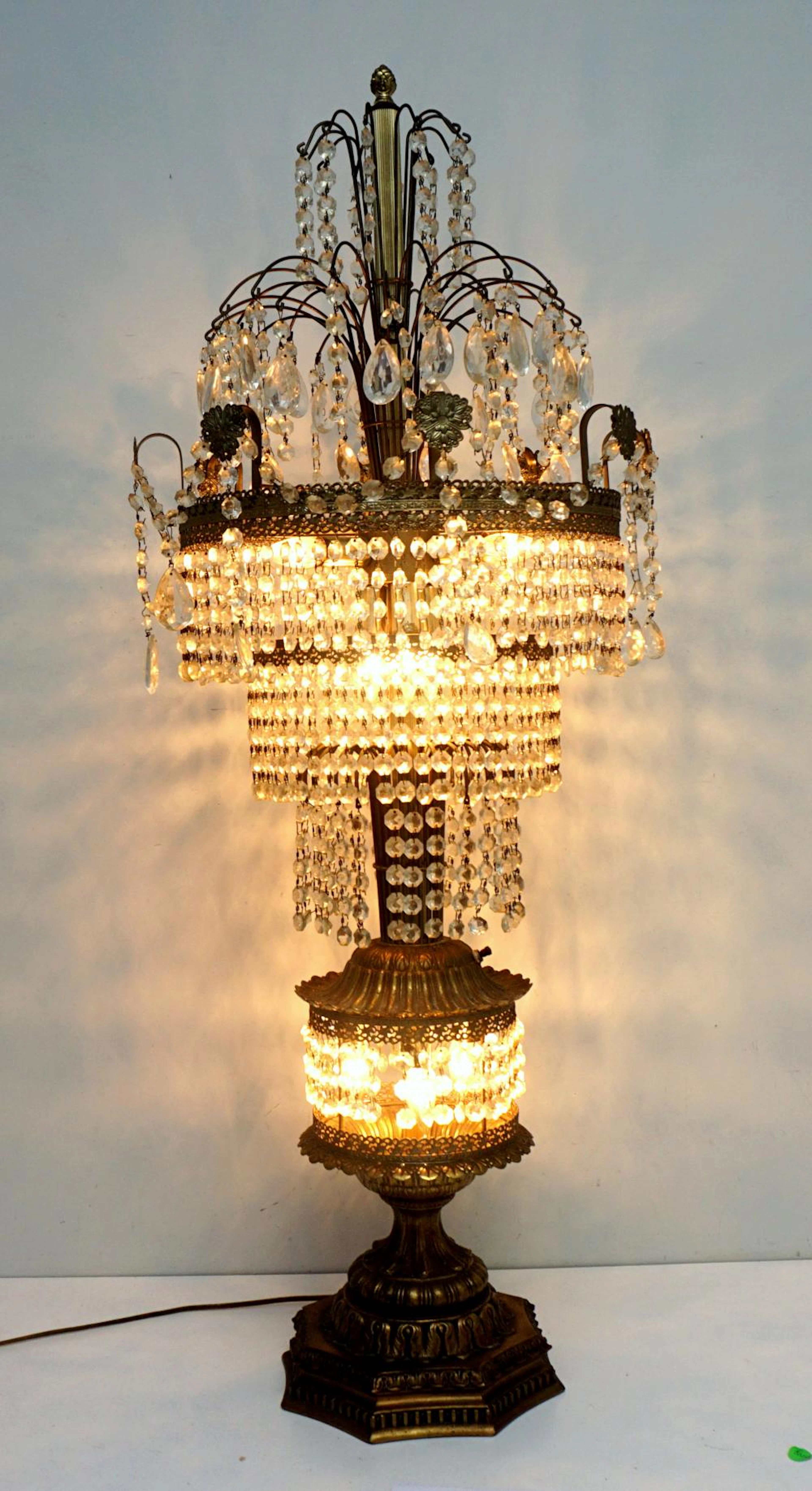 MONUMENTAL HOLLYWOOD REGENCY WATERFALL LAMP