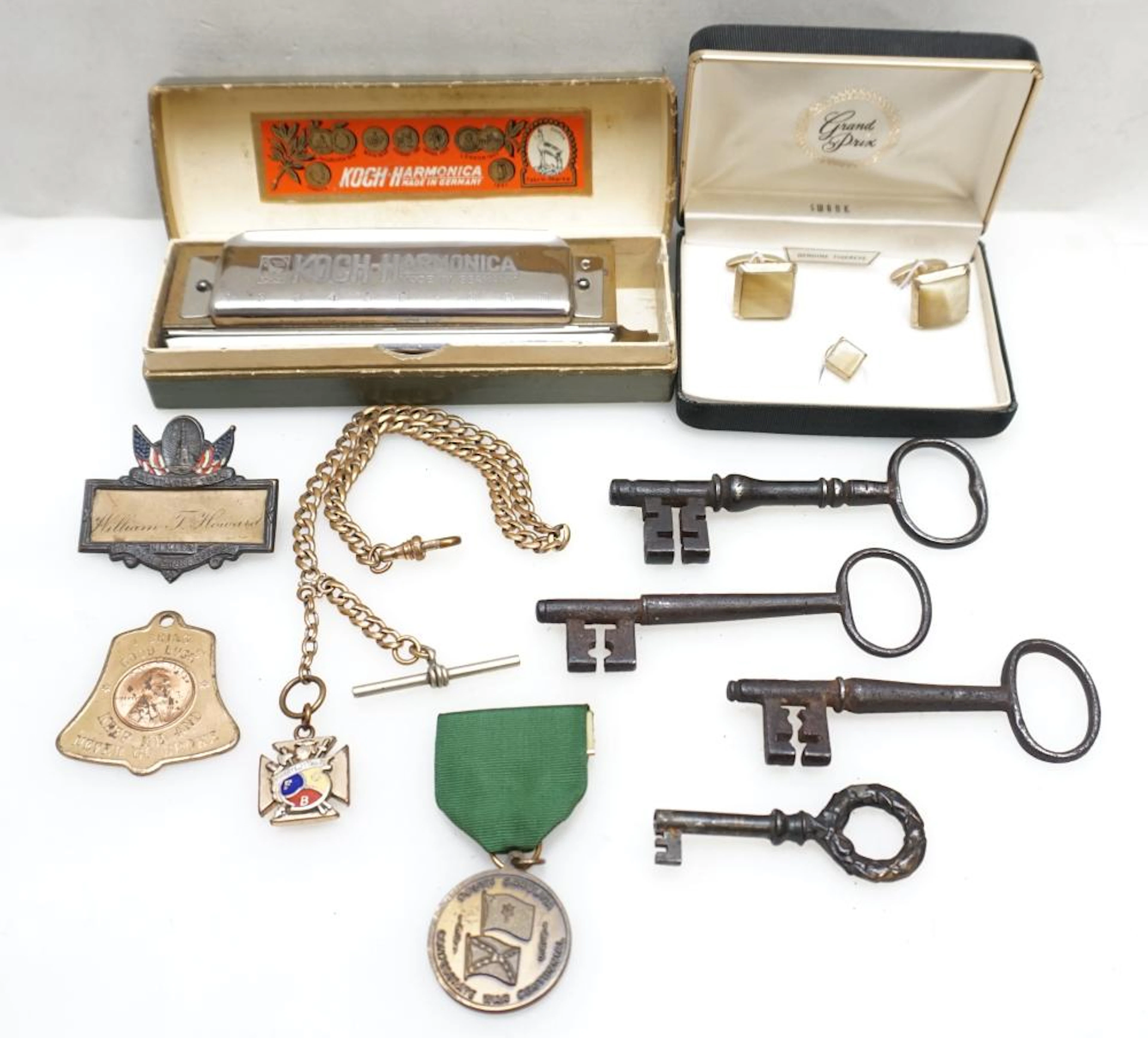 10 PC GENTS LOT INCL KEYS