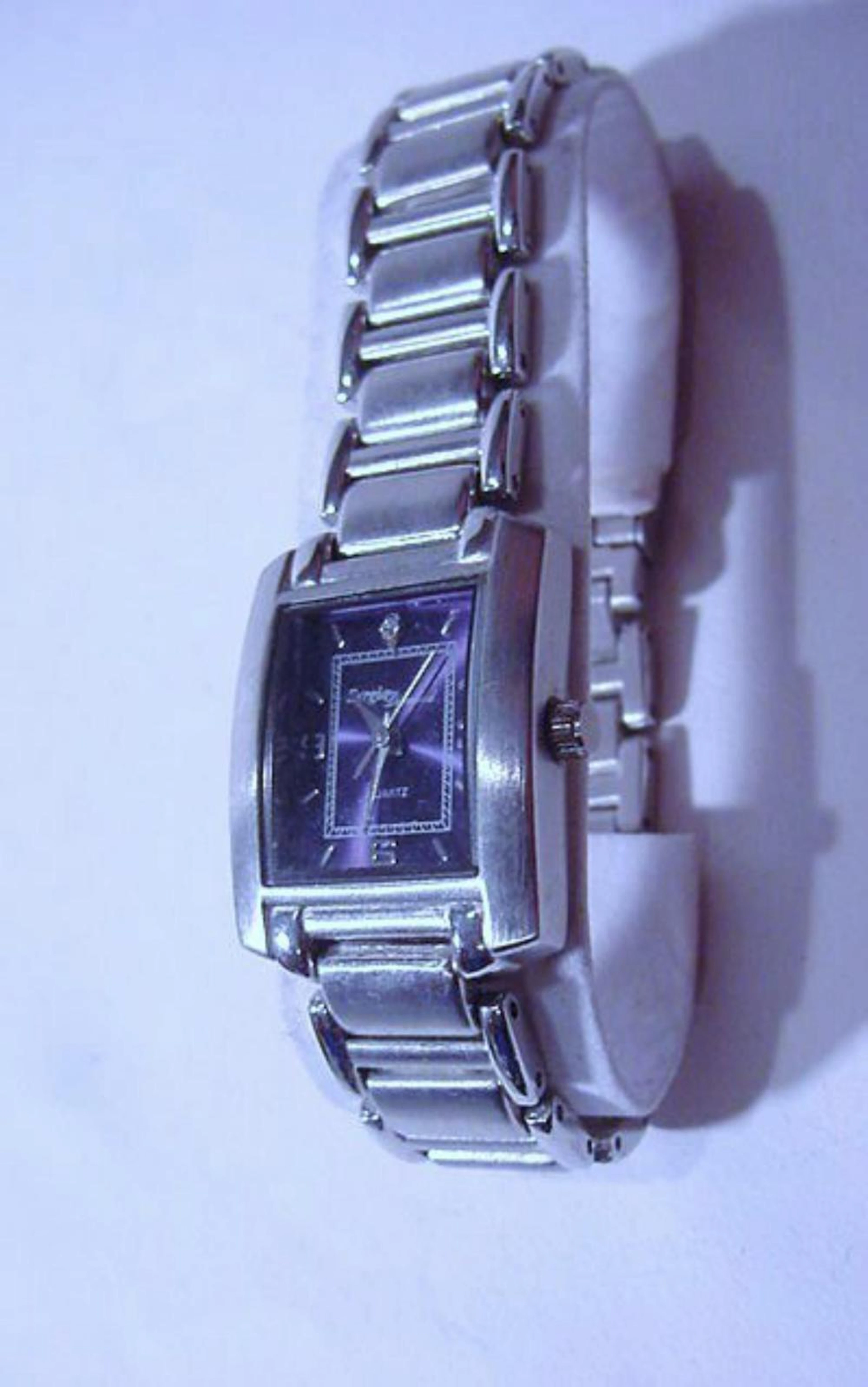 VINTAGE SERGIO DIAMOND QUARTZ WATCH NEEDS BATTERY