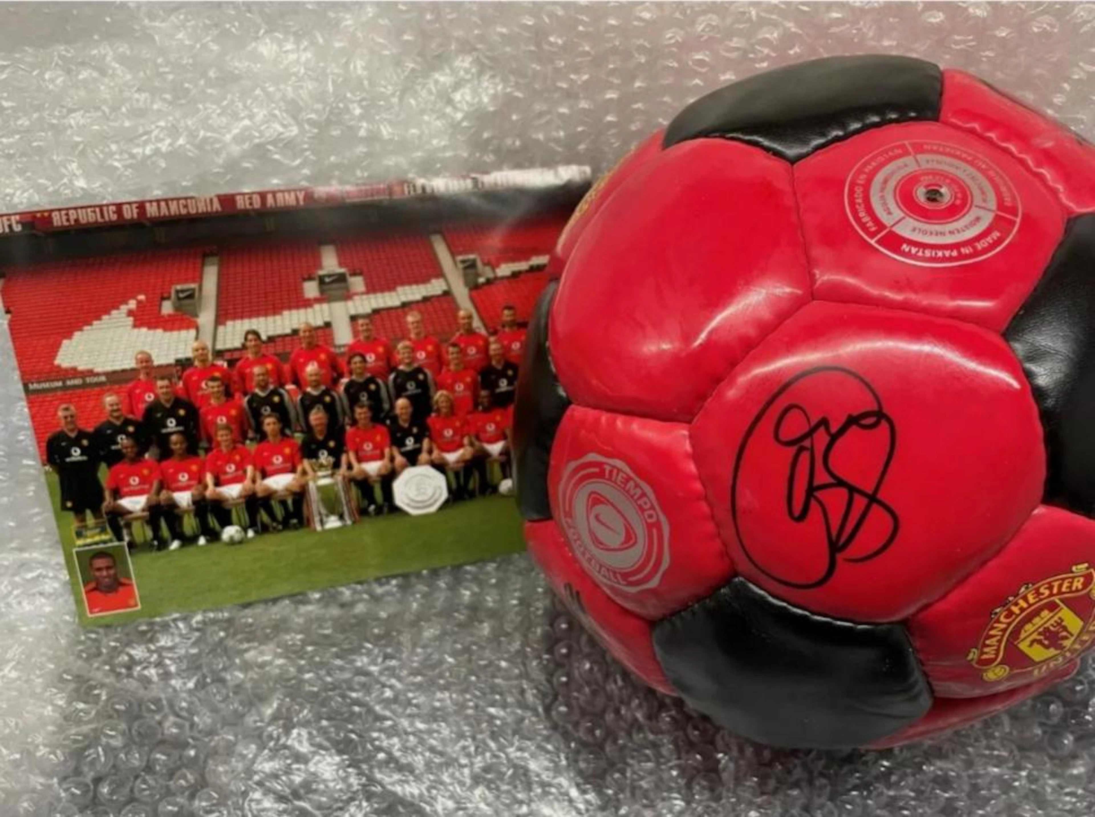 Lot 89 - Manchester United 2002/2003 Signed Football direct from the Club