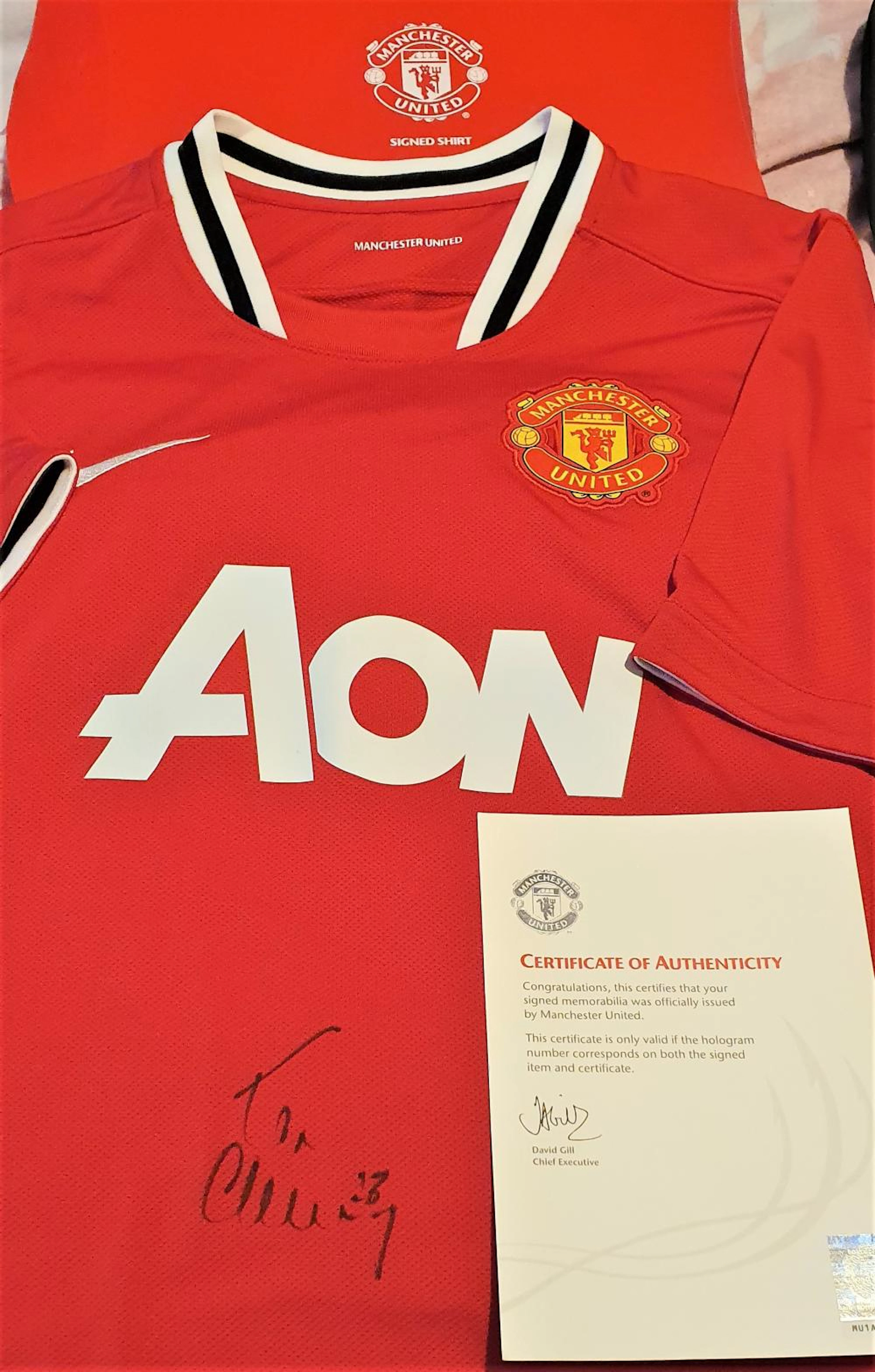 Lot 76 - Signed Manchester United Football shirts signed...
