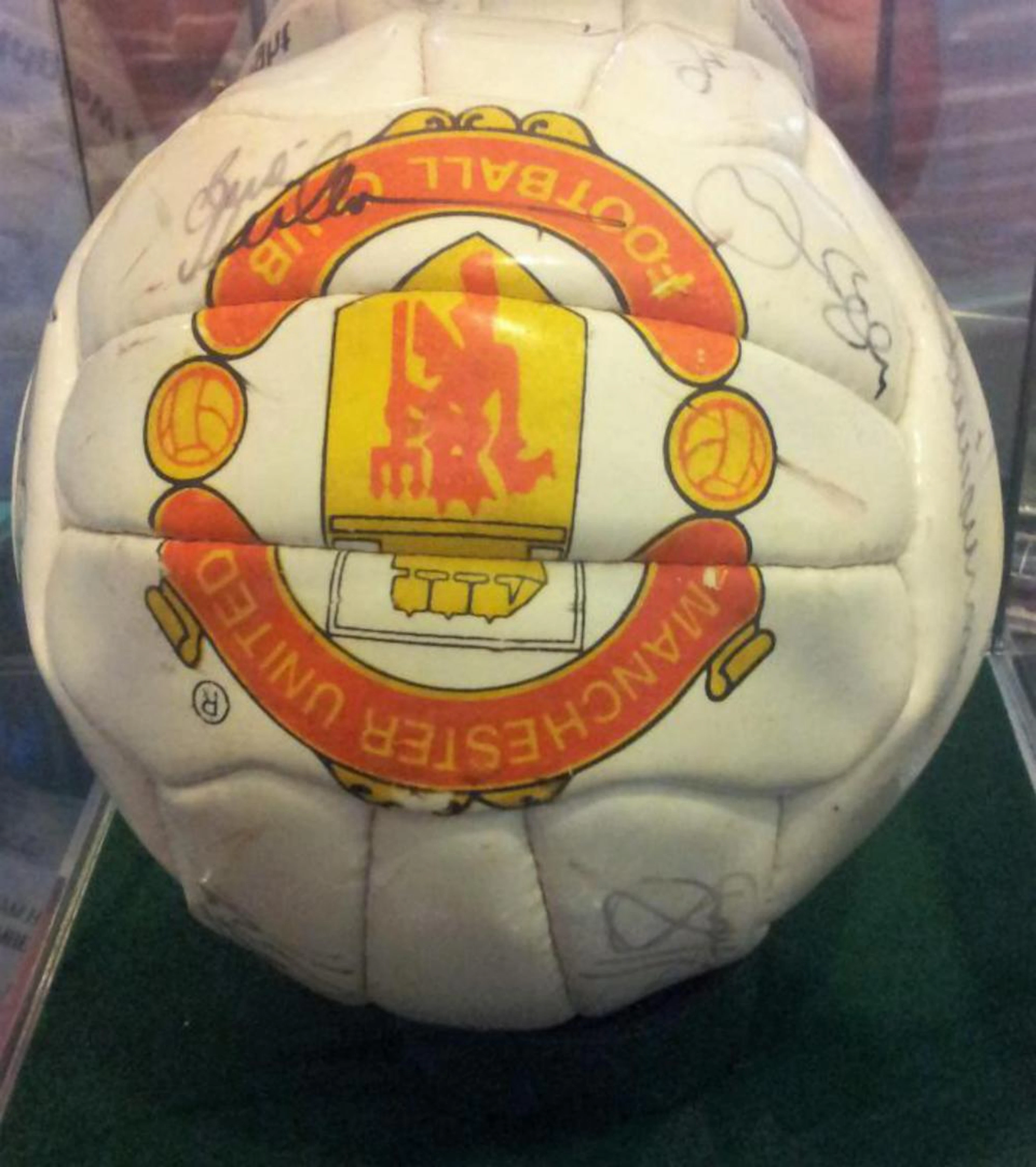 Lot 66: 1995/96 Manchester United Signed Football