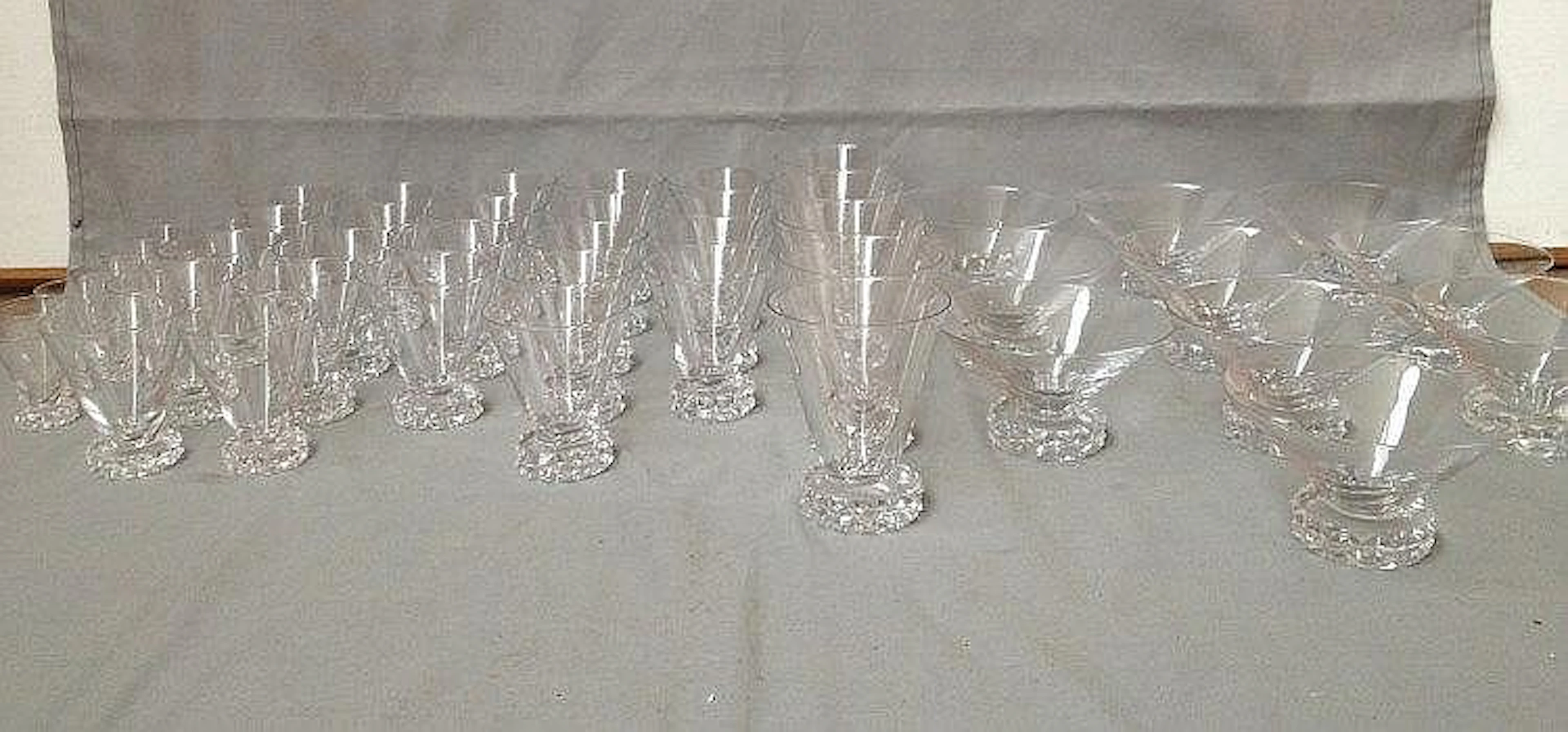 SAINT LOUIS. Ensemble de verres en cristal Saint L