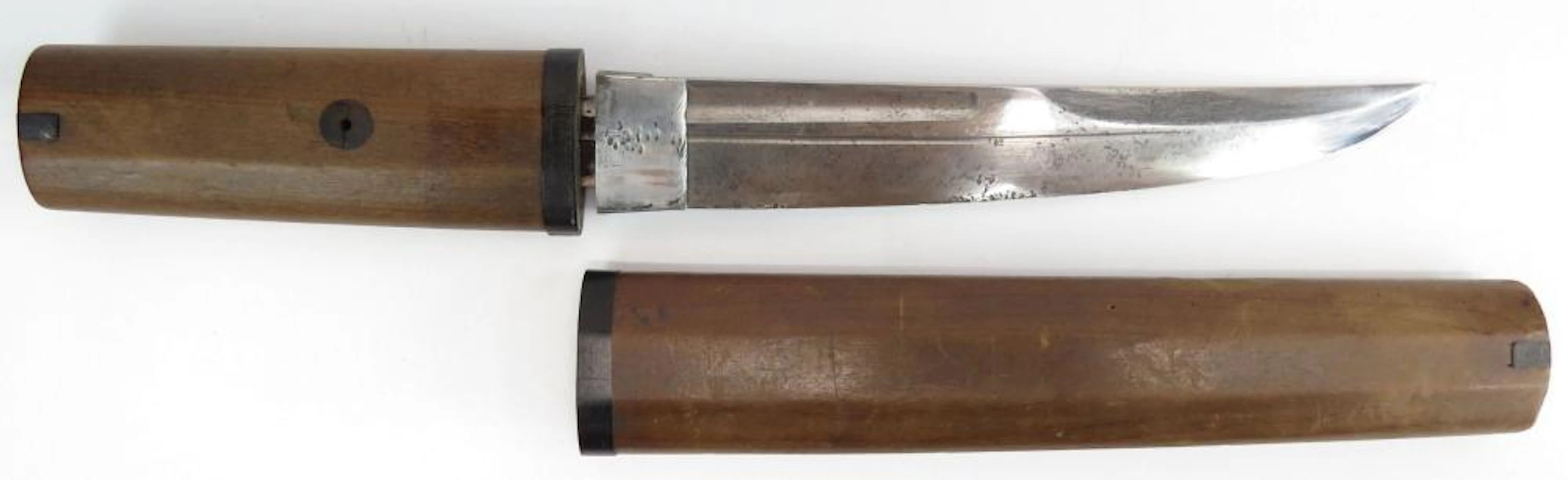 A JAPANESE TANTO DAGGER