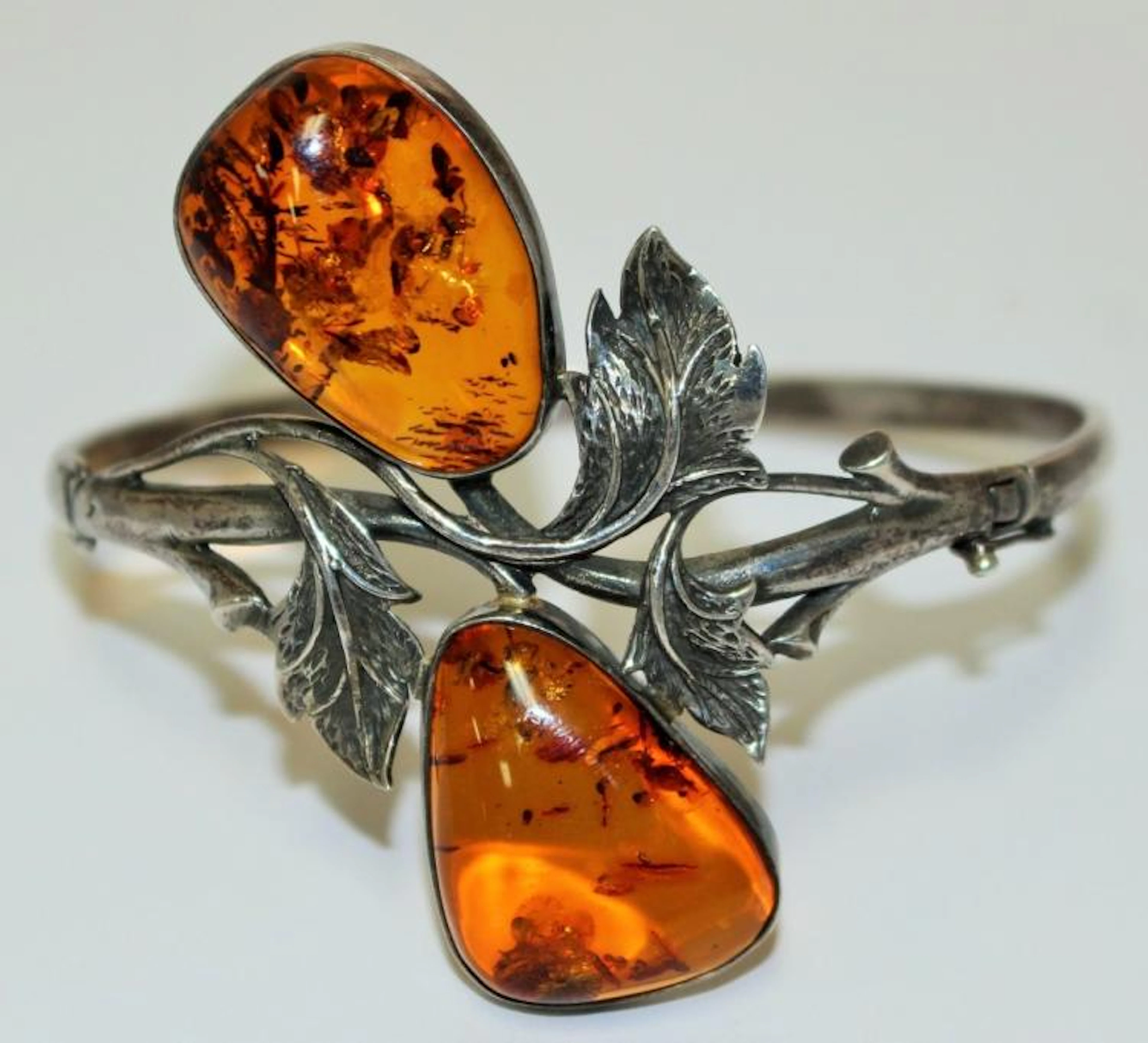 VINTAGE STERLING AND AMBER LARGE LADIES BRACELET