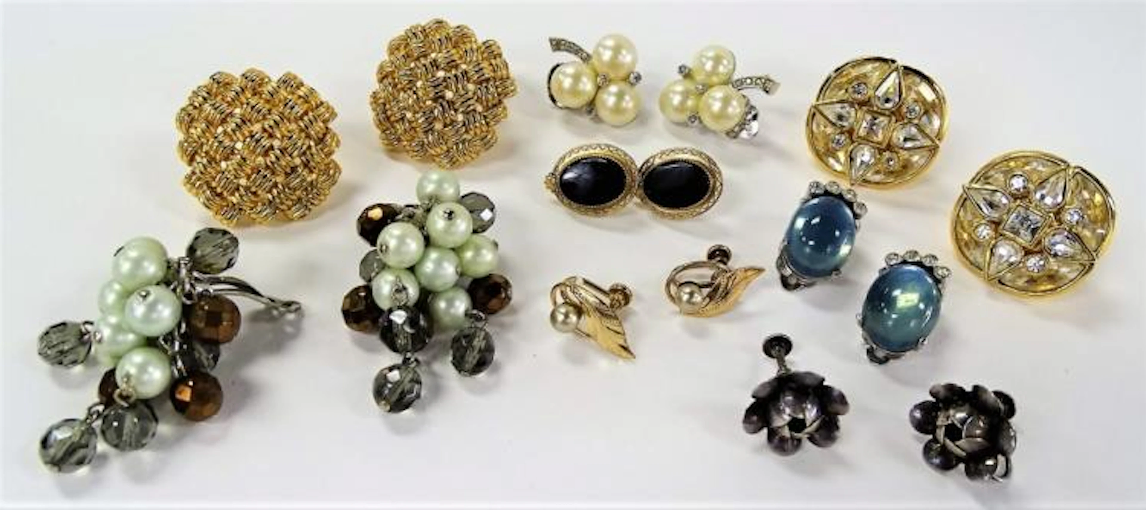LARGE LOT OF COSTUME EARRINGS
