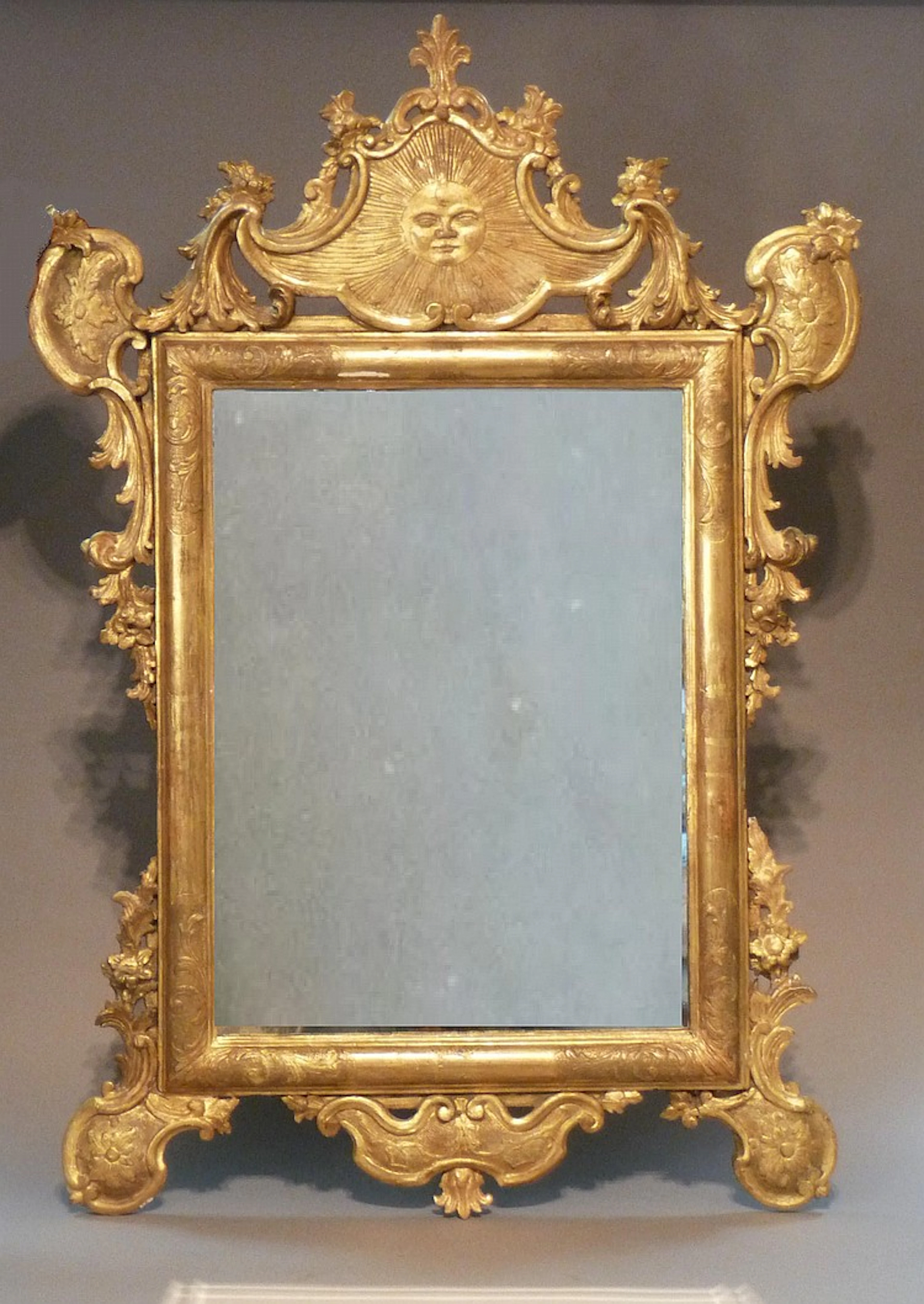 BEAU MIROIR VENITIEN DORE LOUIS XIV Miroir Vénitien en...